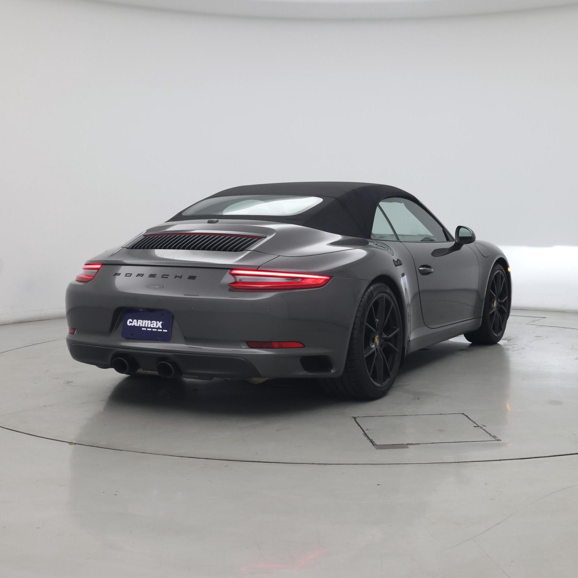 Thumbnail: 2018 Porsche 911 - 8