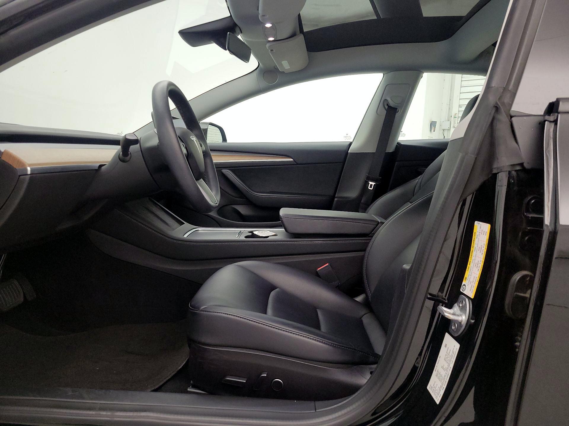 Thumbnail: 2022 Tesla Model 3 - 11