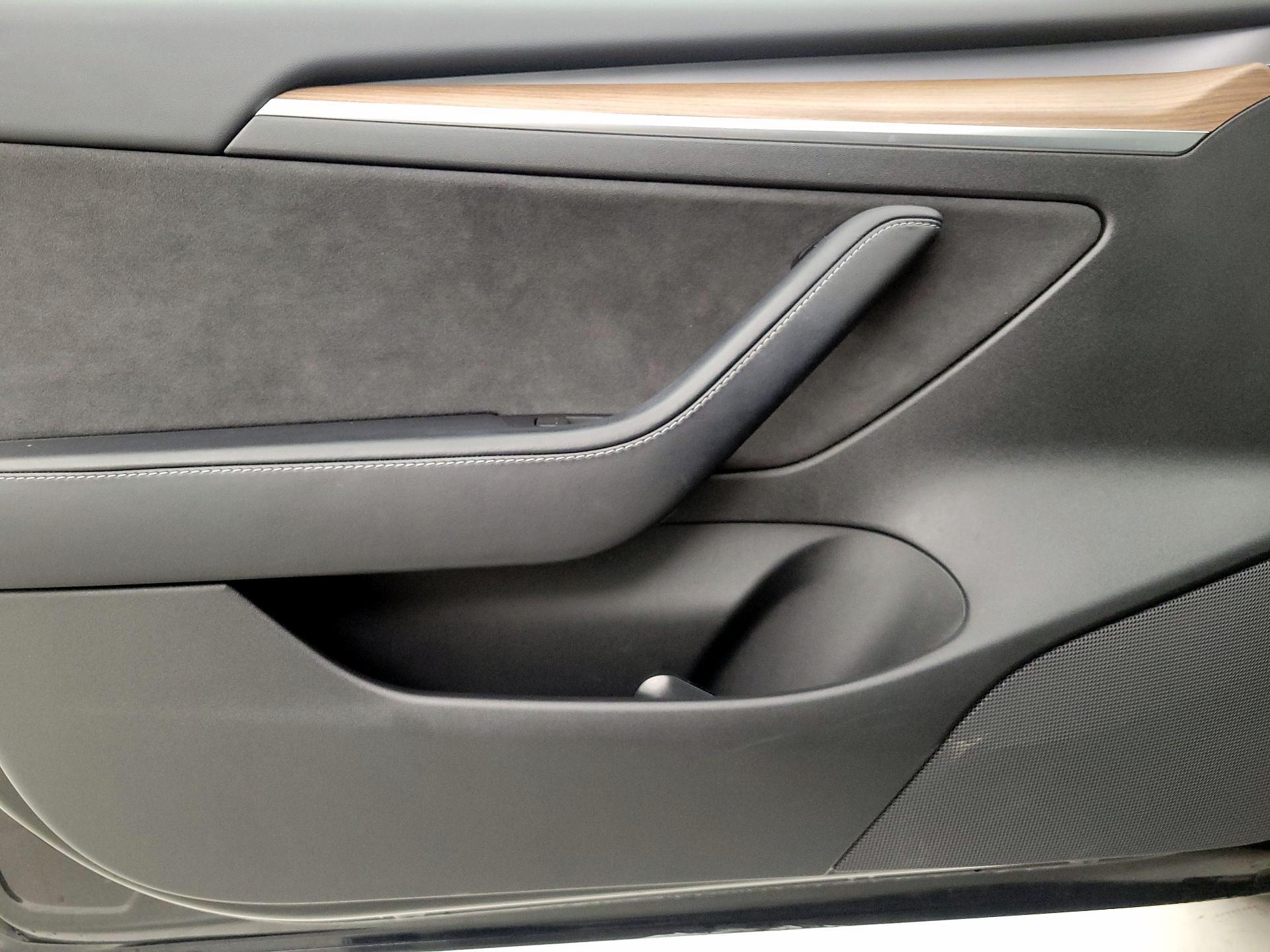 Thumbnail: 2022 Tesla Model 3 - 12