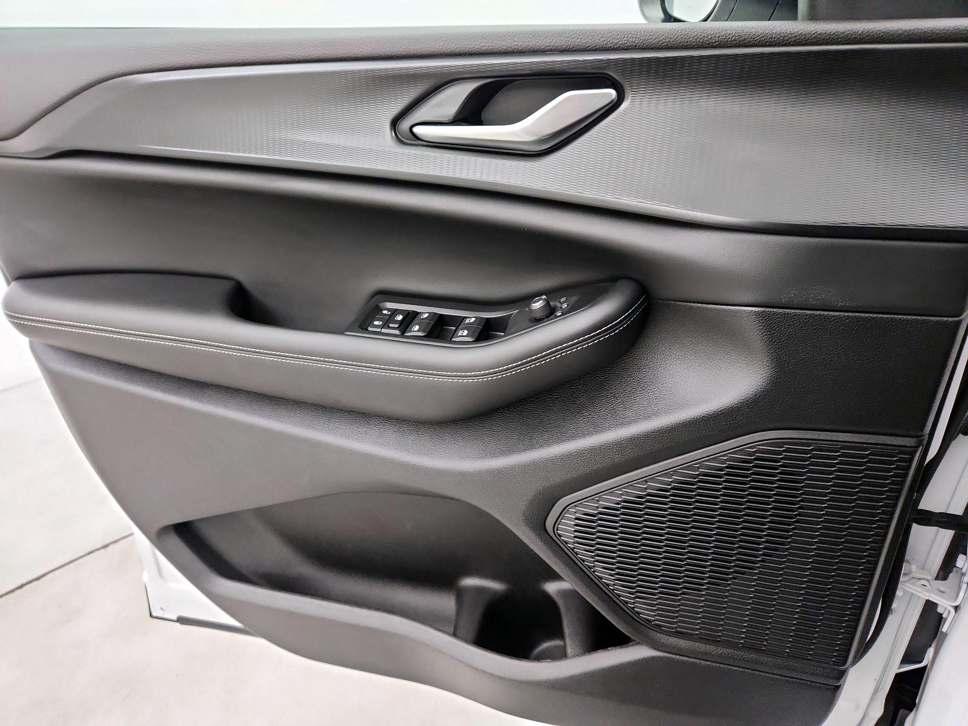 Thumbnail: 2024 Jeep Grand Cherokee - 12