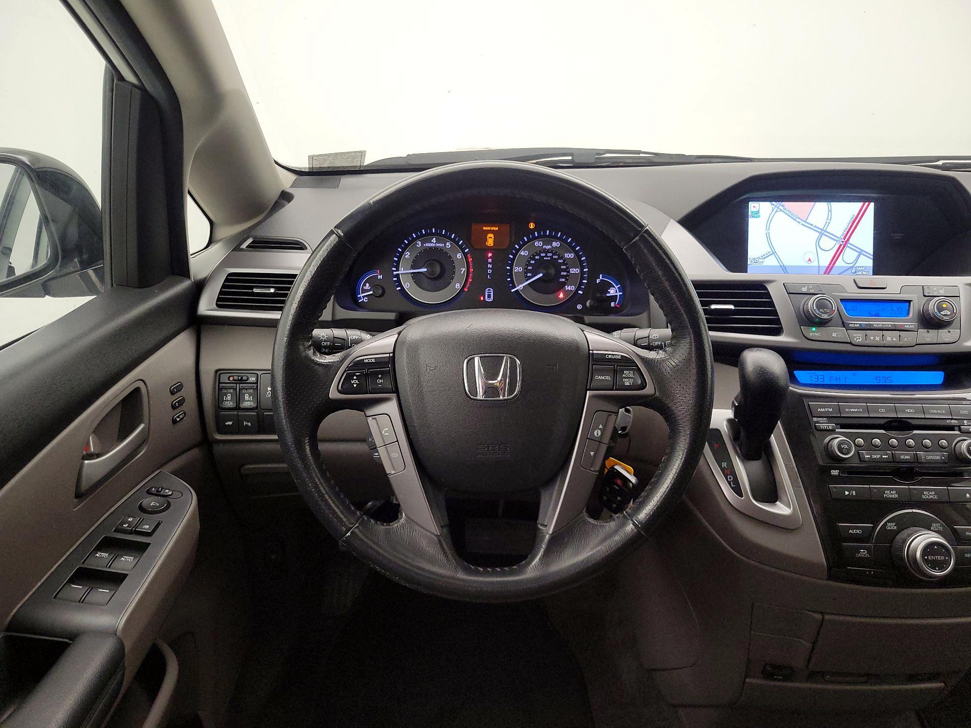 Thumbnail: 2013 Honda Odyssey - 10