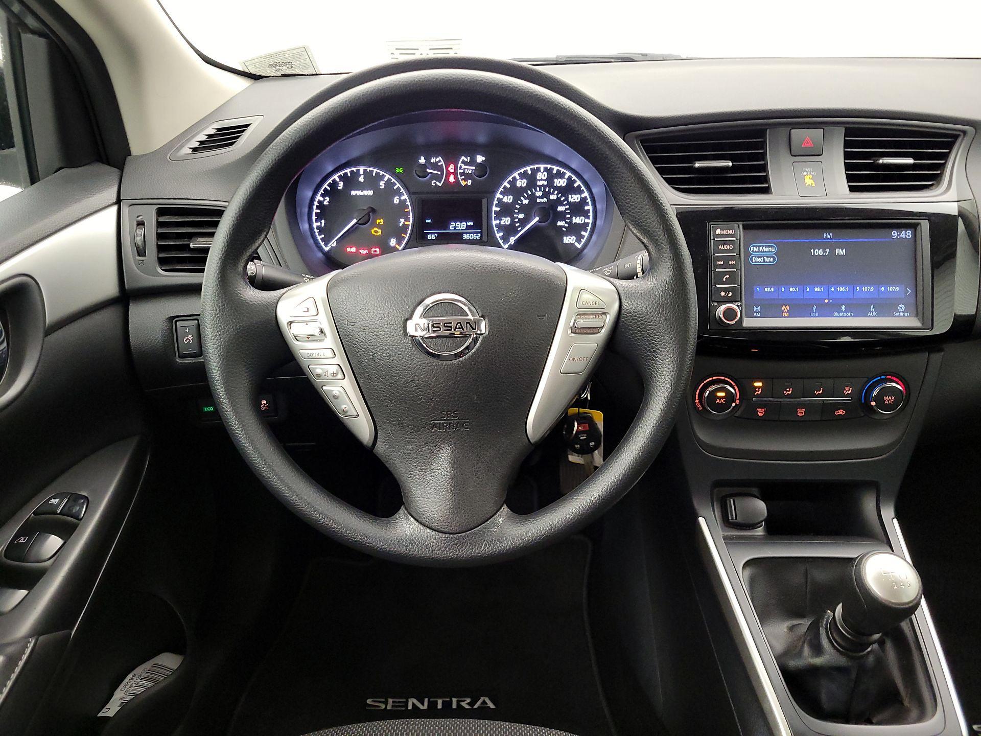 Thumbnail: 2019 Nissan Sentra - 10