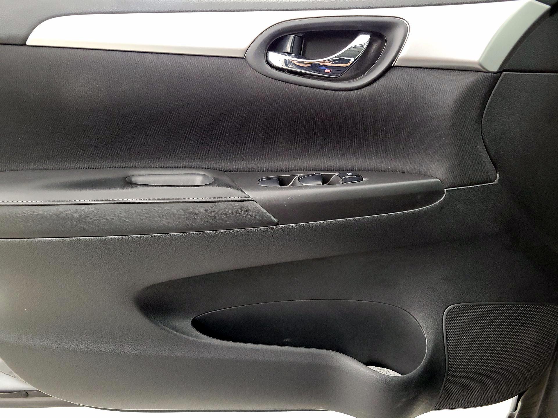 Thumbnail: 2019 Nissan Sentra - 12