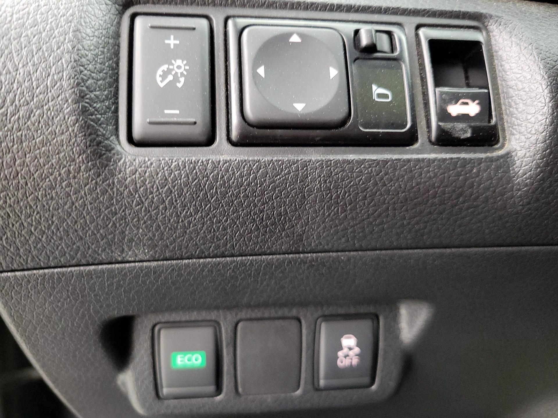 Thumbnail: 2019 Nissan Sentra - 13