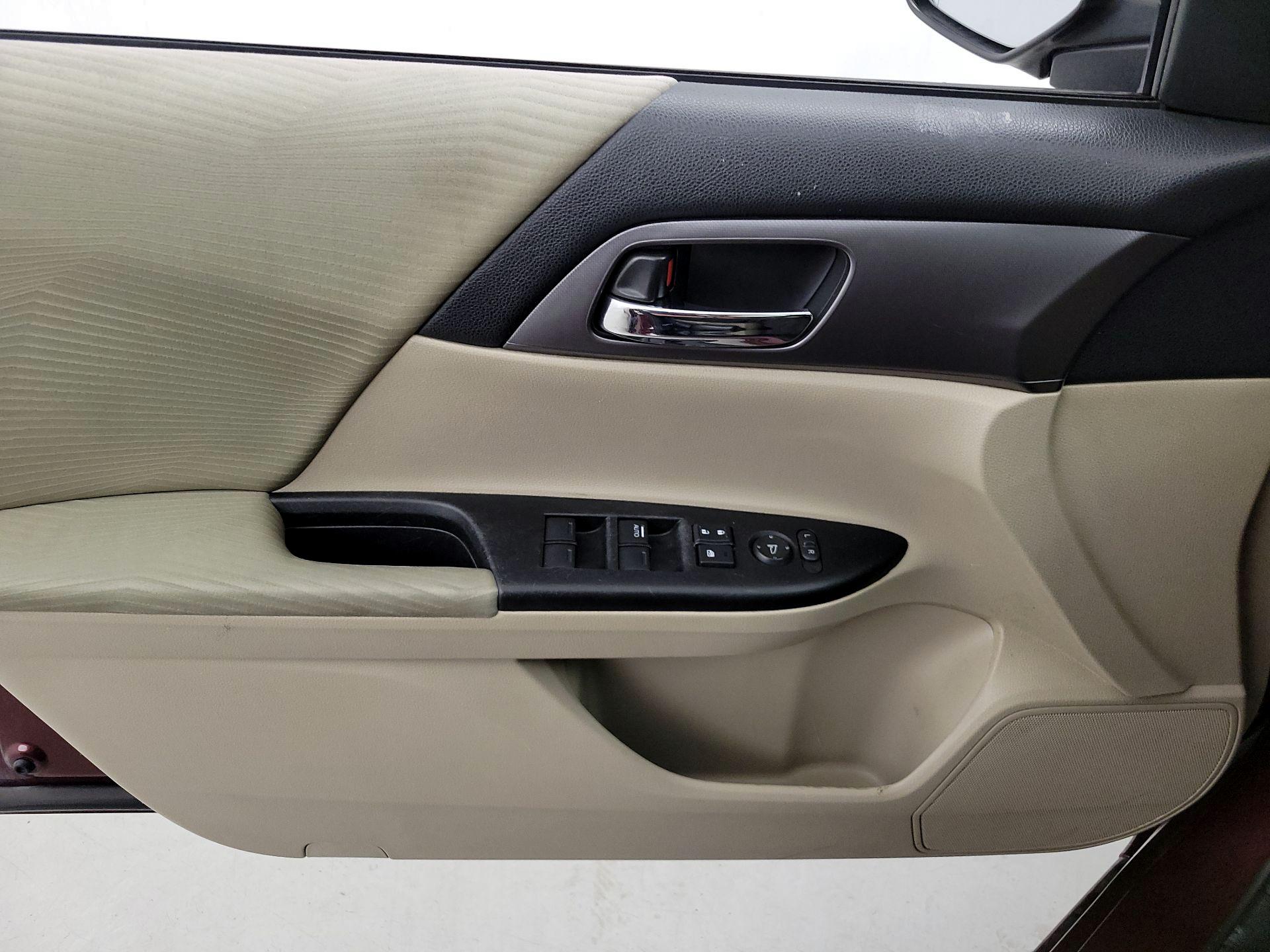 Thumbnail: 2015 Honda Accord - 12