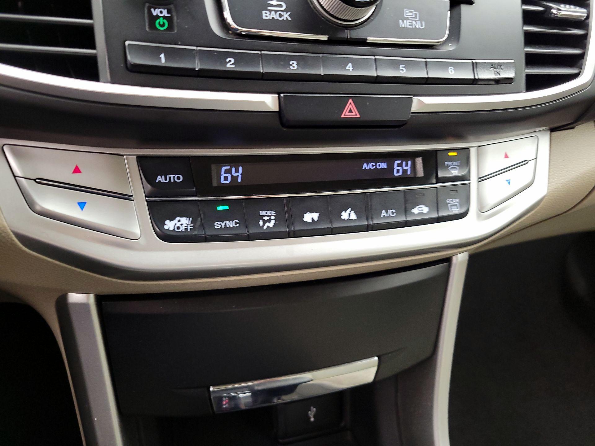 Thumbnail: 2015 Honda Accord - 15