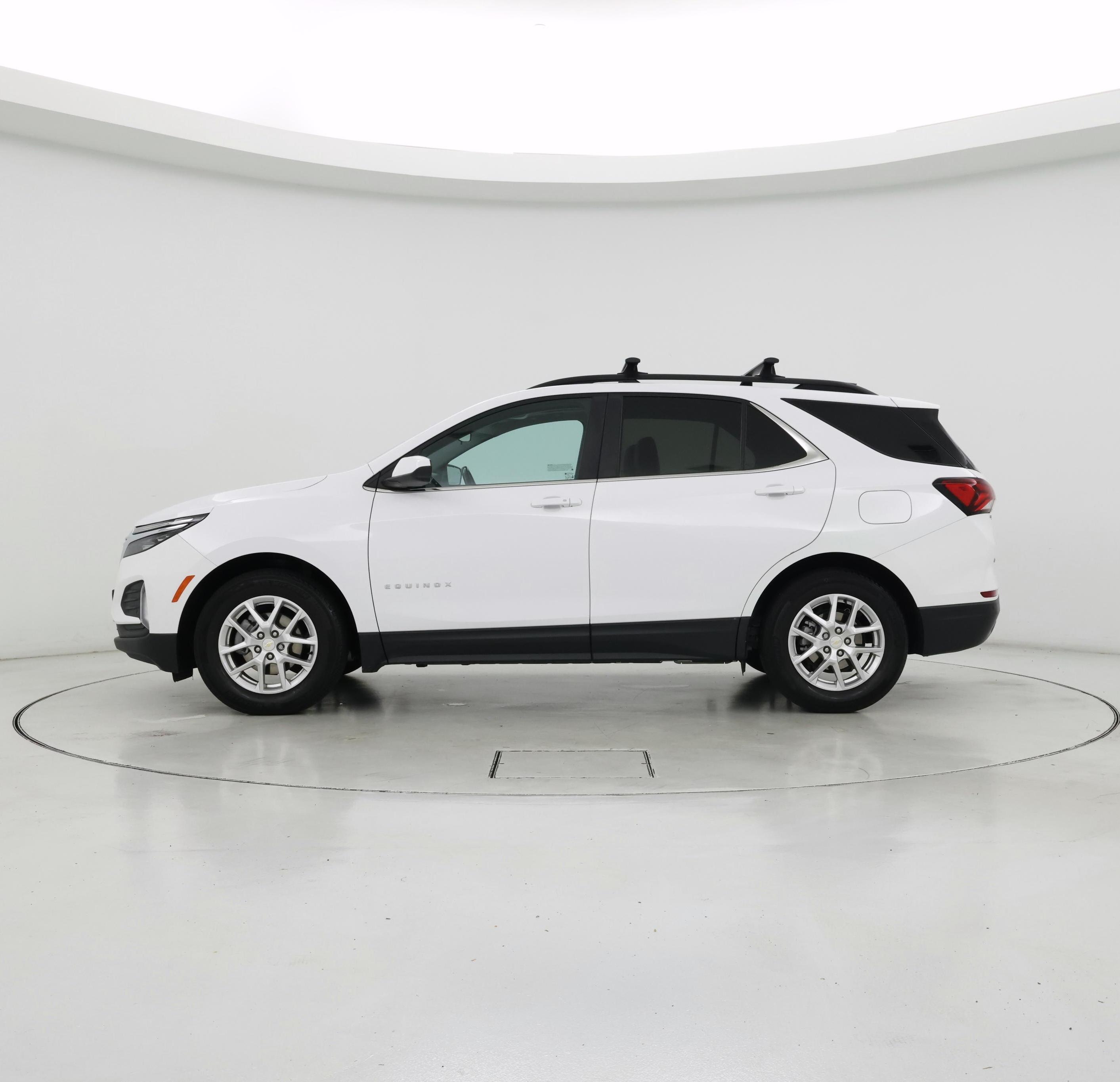 Thumbnail: 2022 Chevrolet Equinox - 3