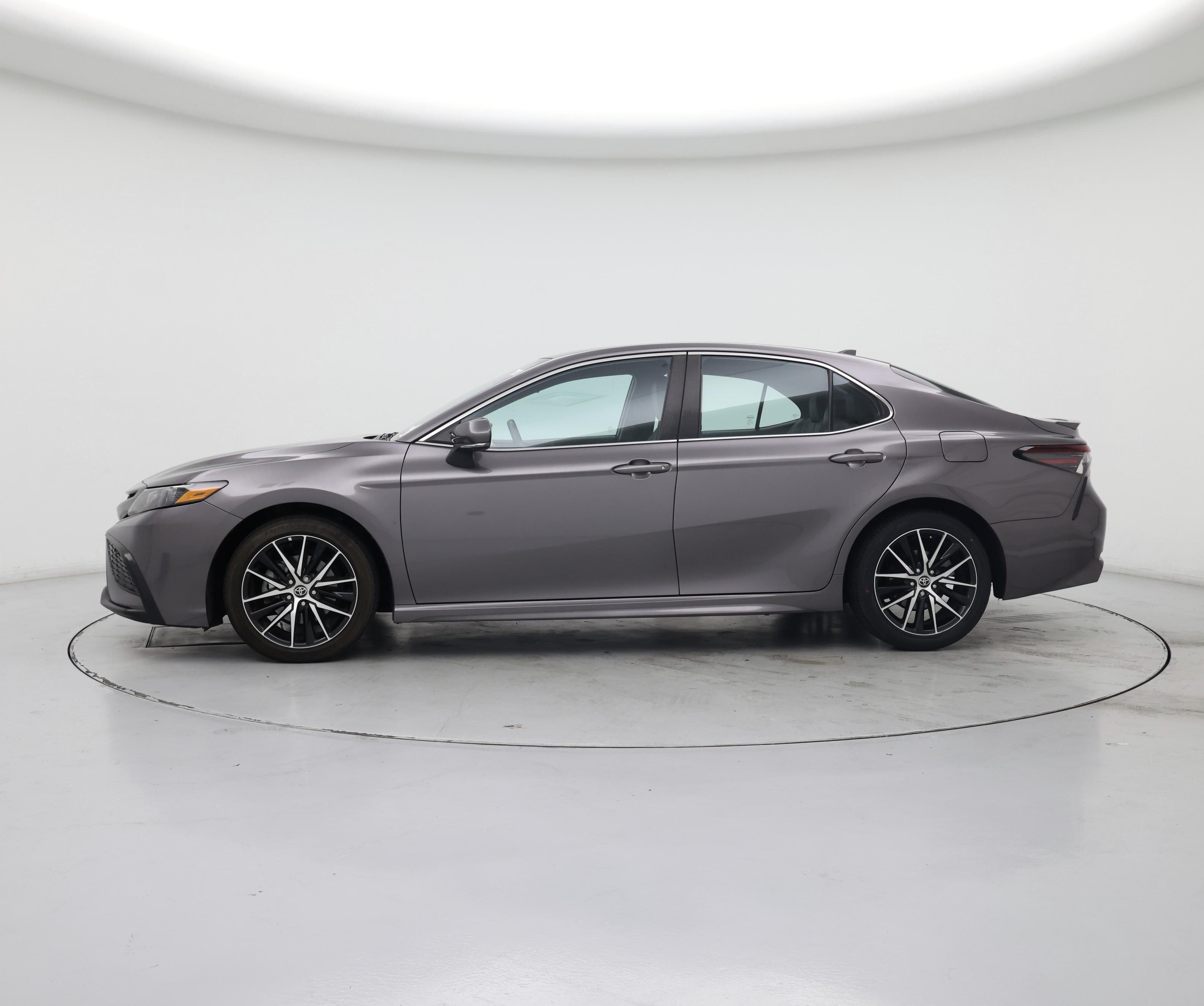 Thumbnail: 2022 Toyota Camry - 3
