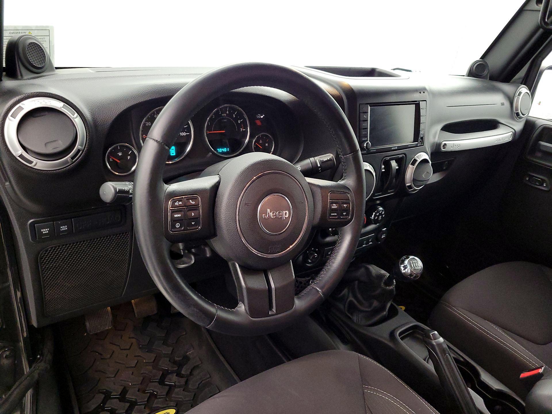 Thumbnail: 2013 Jeep Wrangler - 9
