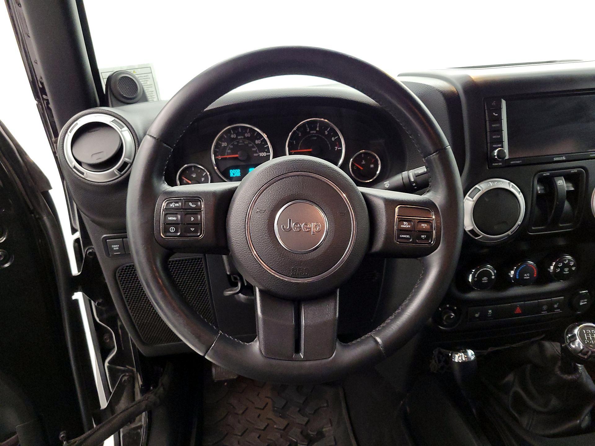 Thumbnail: 2013 Jeep Wrangler - 10