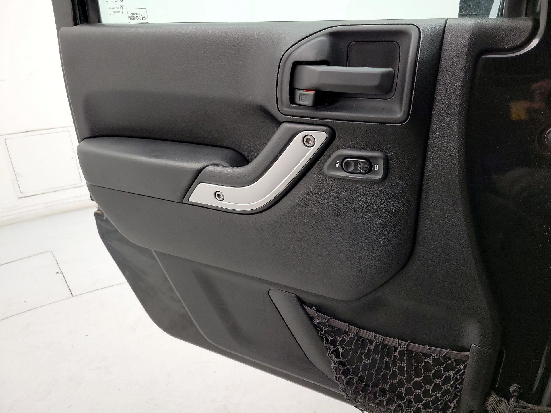 Thumbnail: 2013 Jeep Wrangler - 12