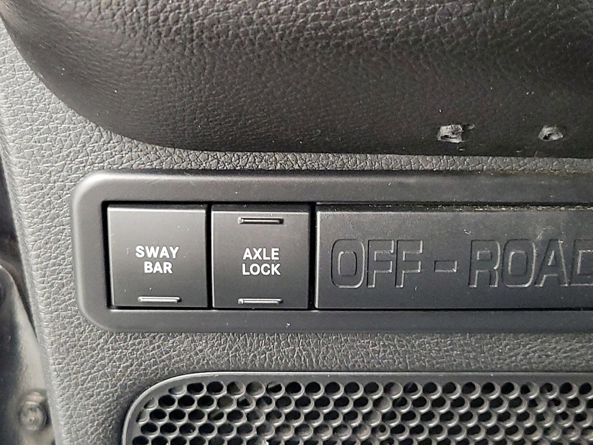 Thumbnail: 2013 Jeep Wrangler - 13