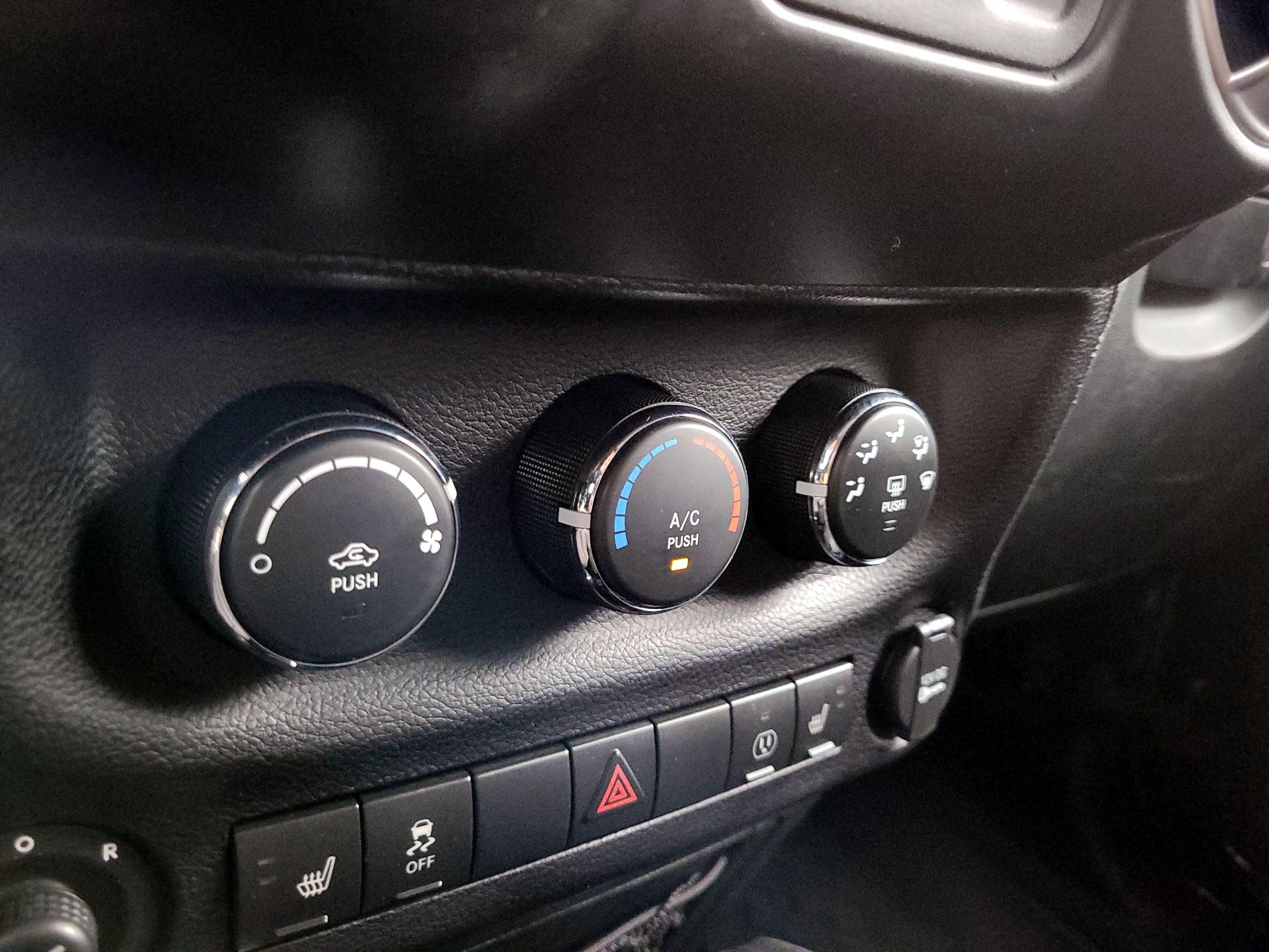 Thumbnail: 2013 Jeep Wrangler - 15