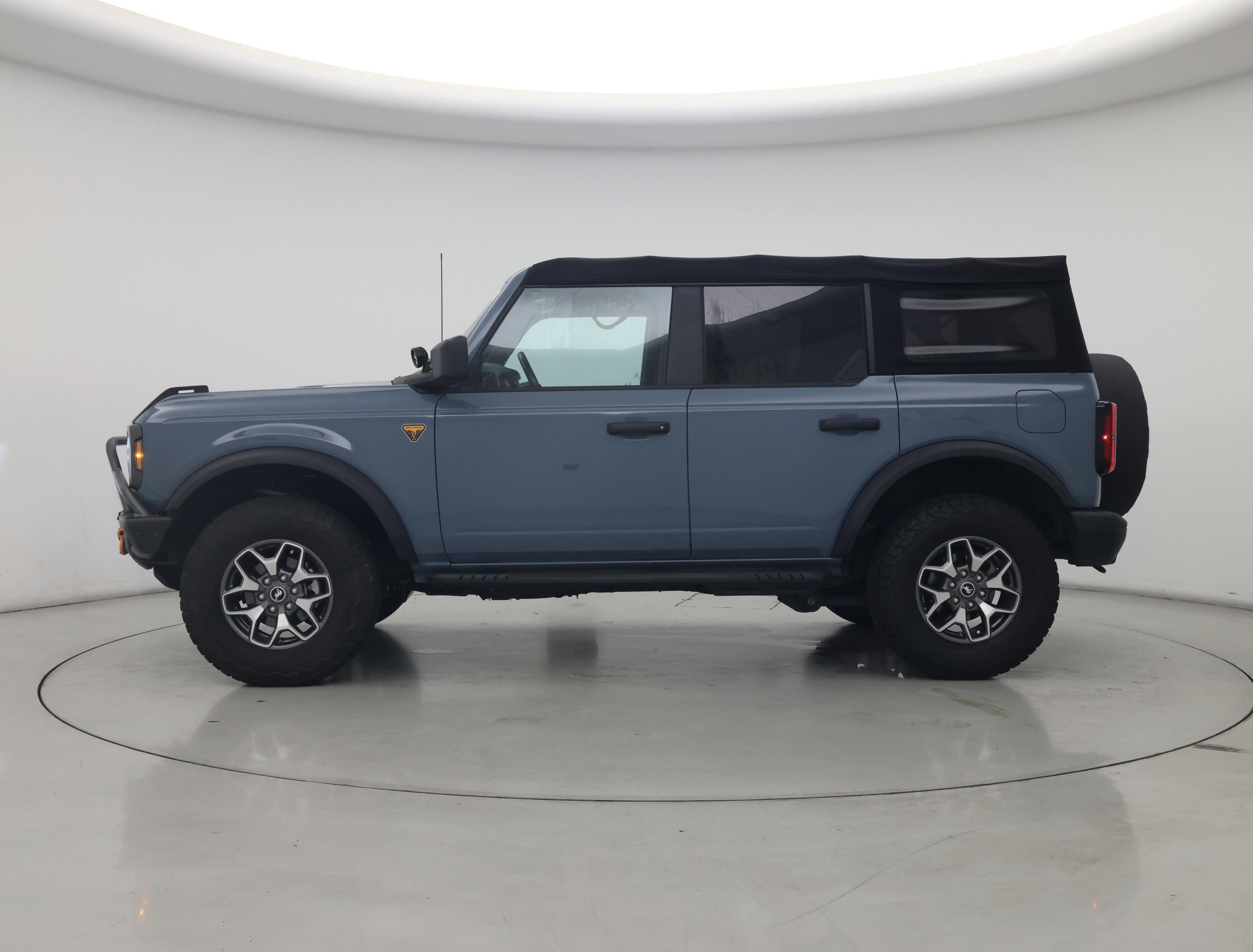 Thumbnail: 2022 Ford Bronco - 3