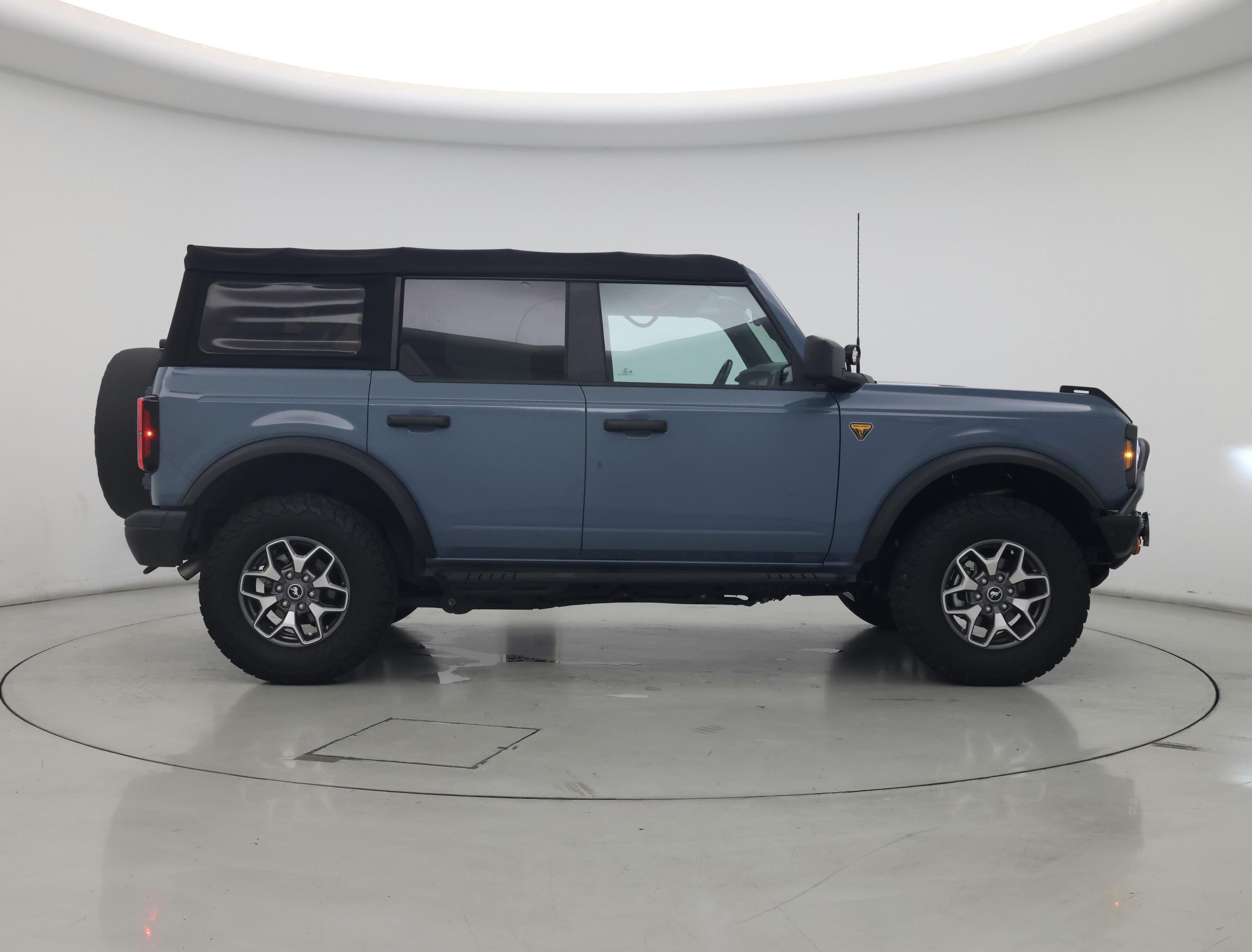 Thumbnail: 2022 Ford Bronco - 7