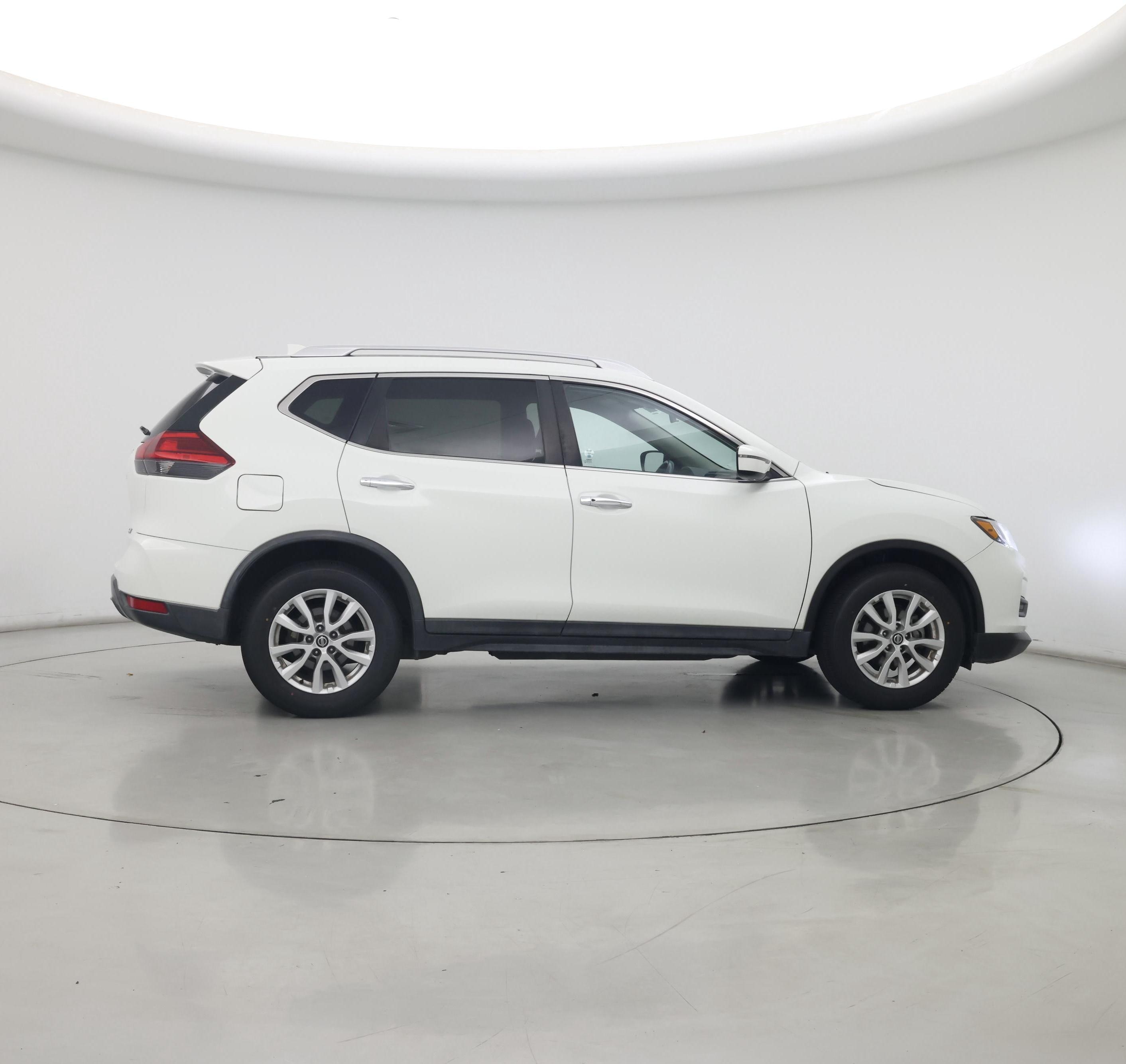 Thumbnail: 2017 Nissan Rogue - 7