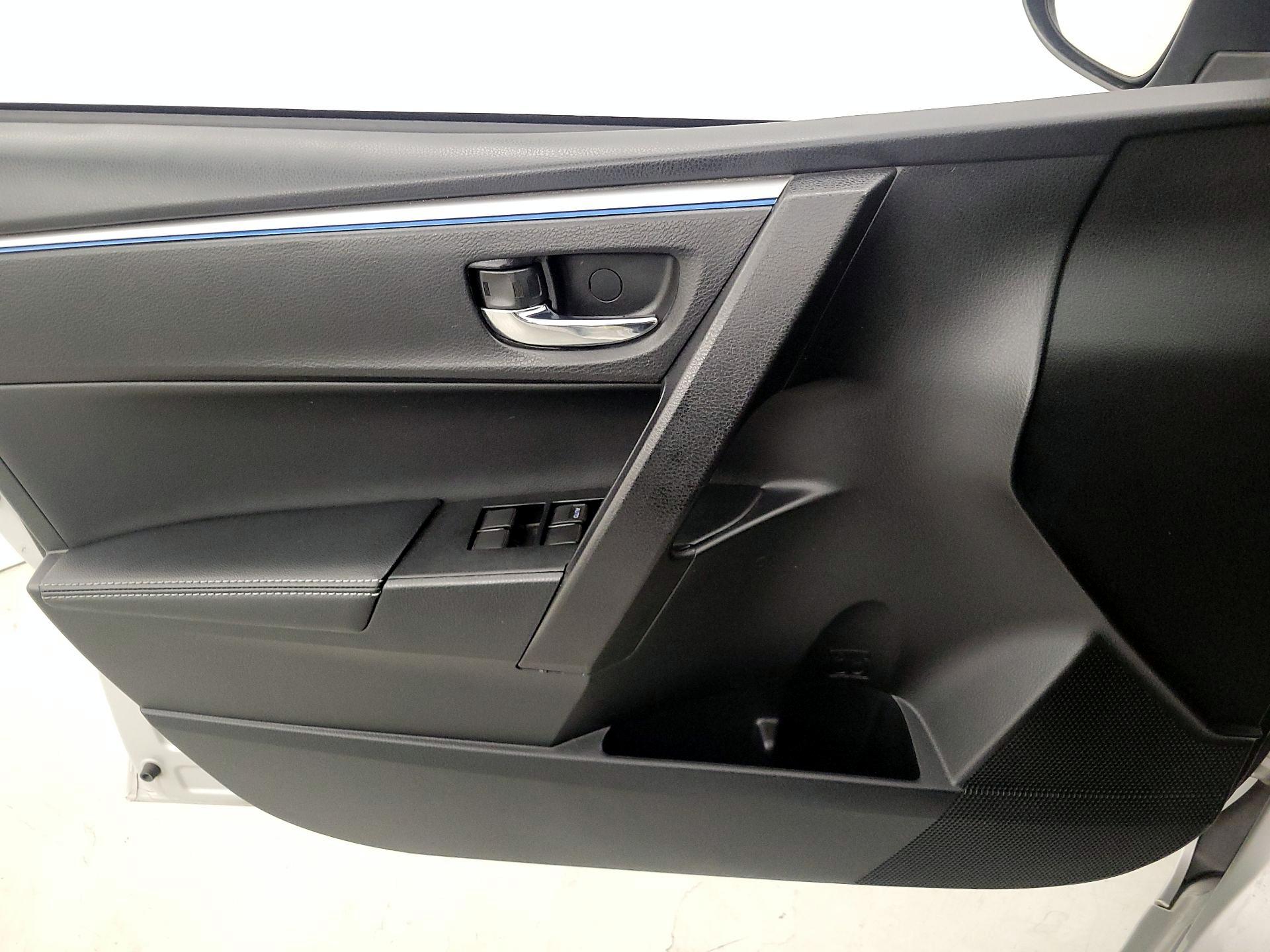 Thumbnail: 2015 Toyota Corolla - 12