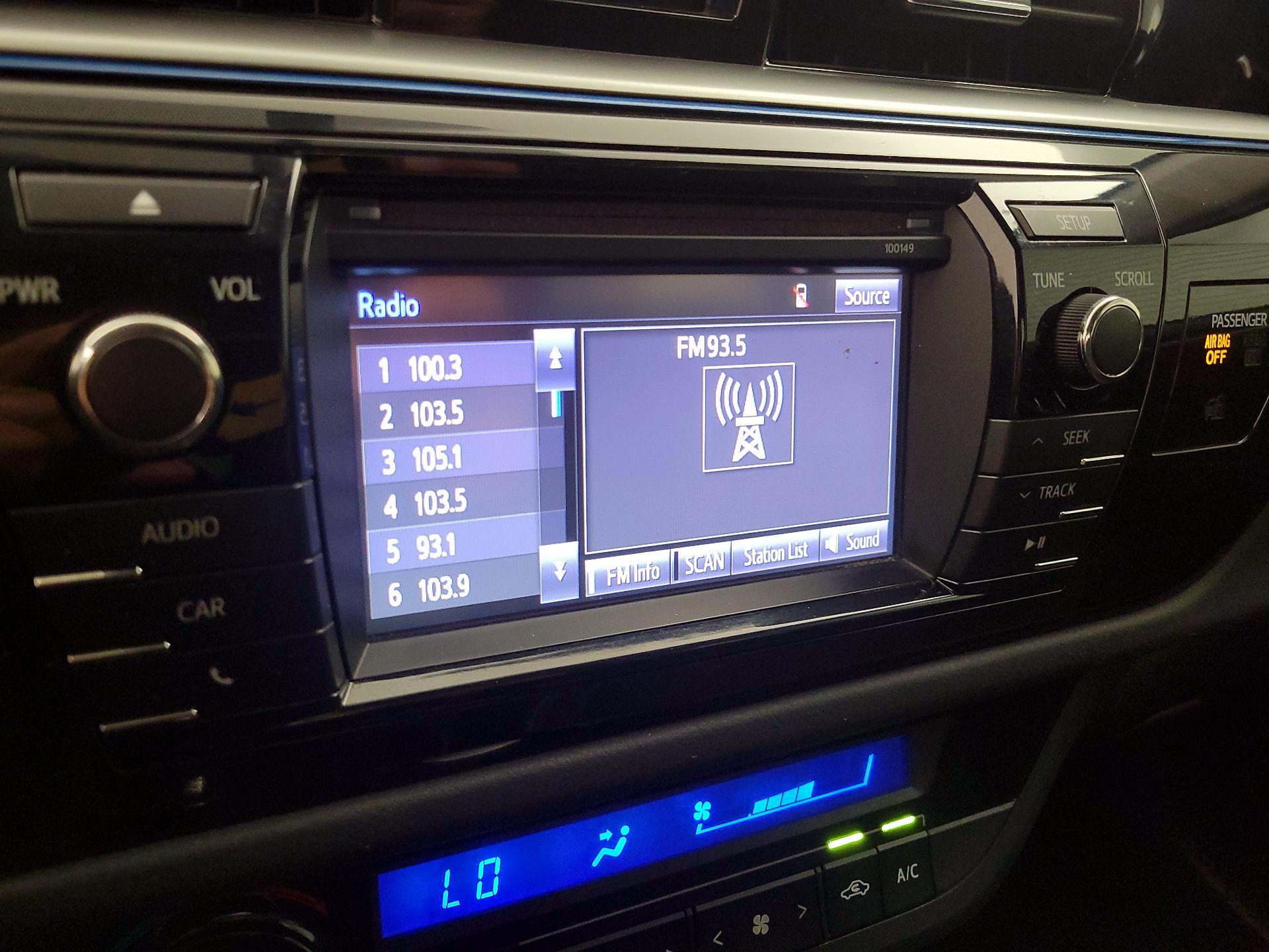 Thumbnail: 2015 Toyota Corolla - 14
