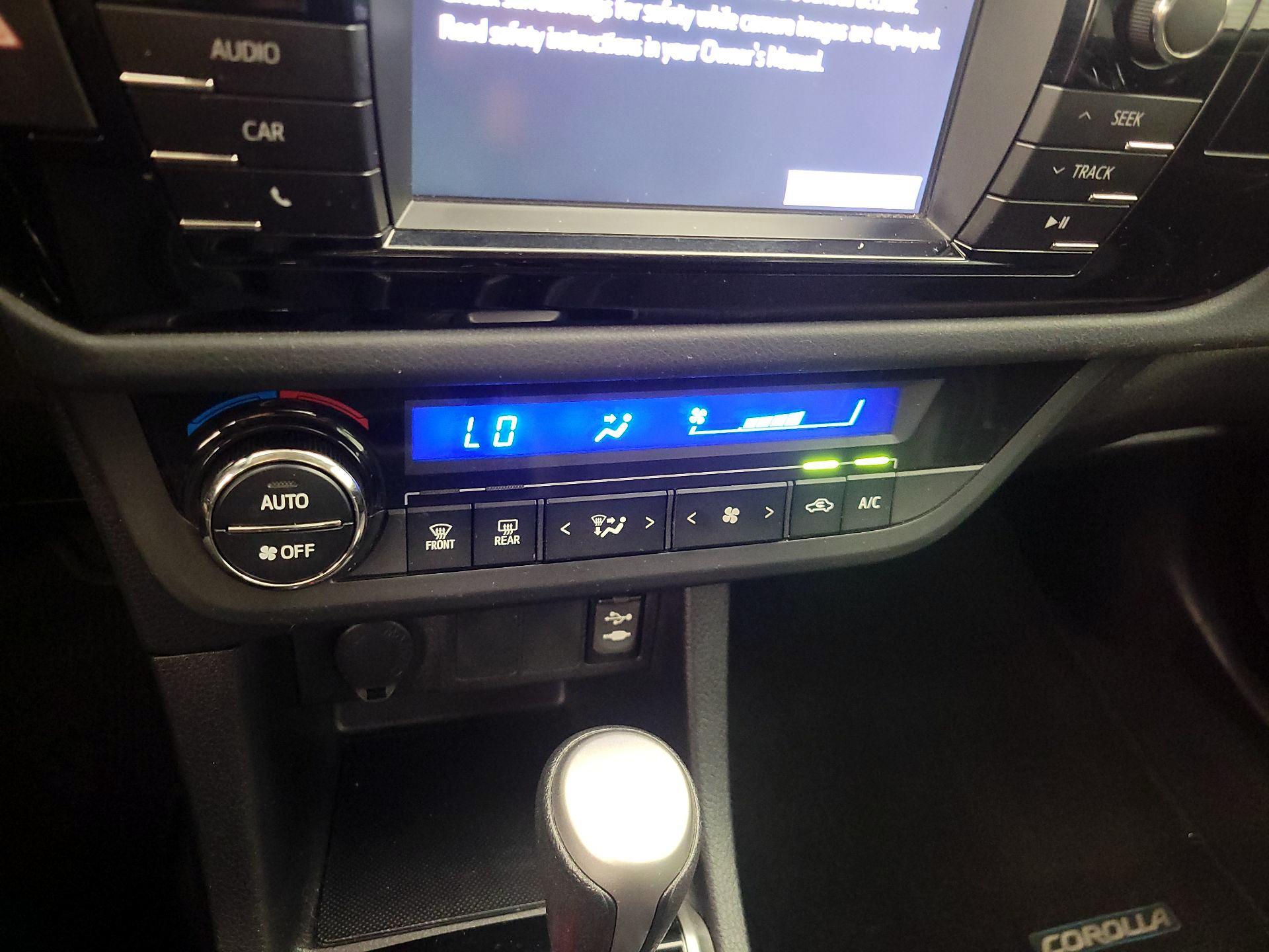 Thumbnail: 2015 Toyota Corolla - 15