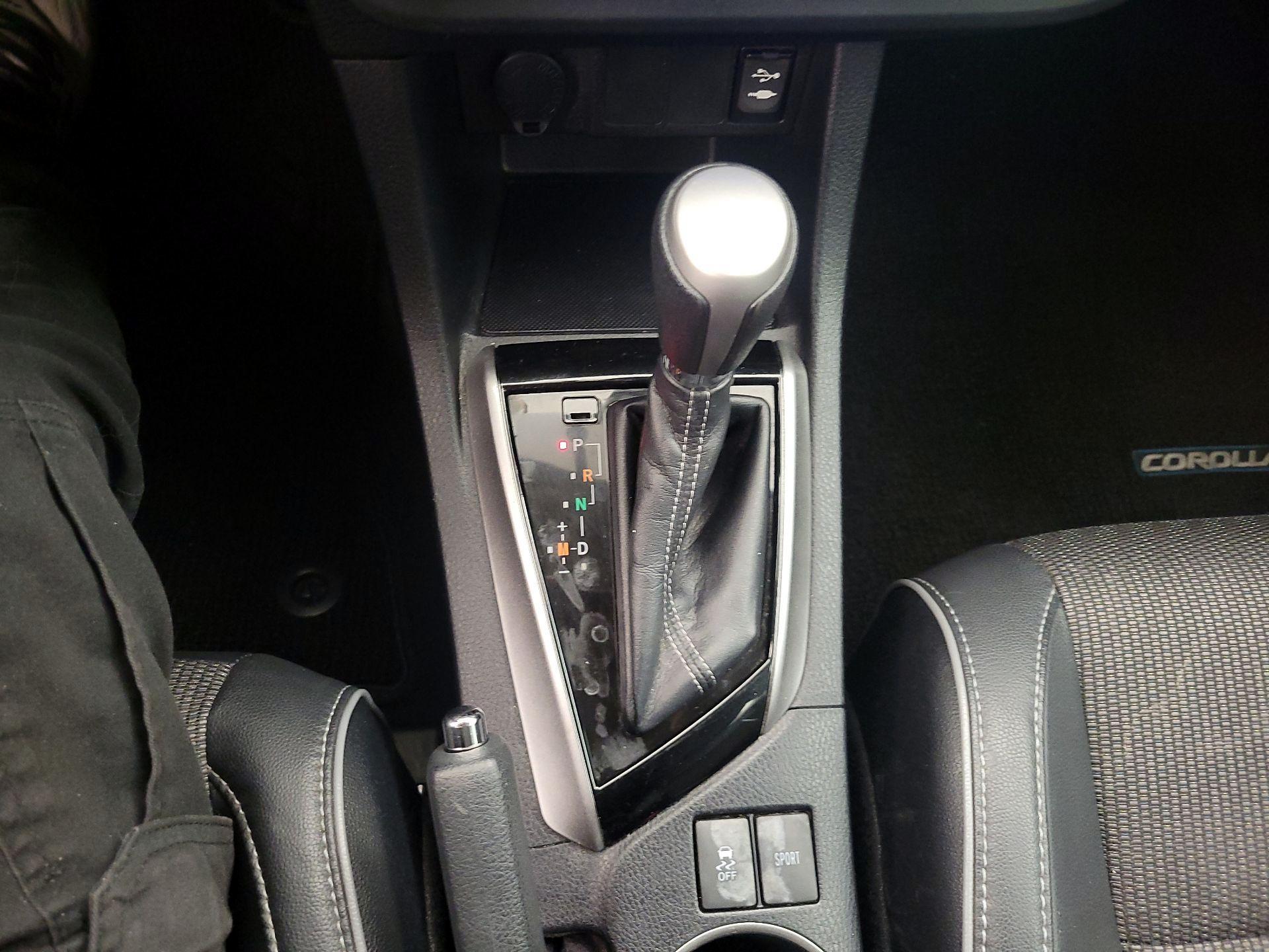 Thumbnail: 2015 Toyota Corolla - 16