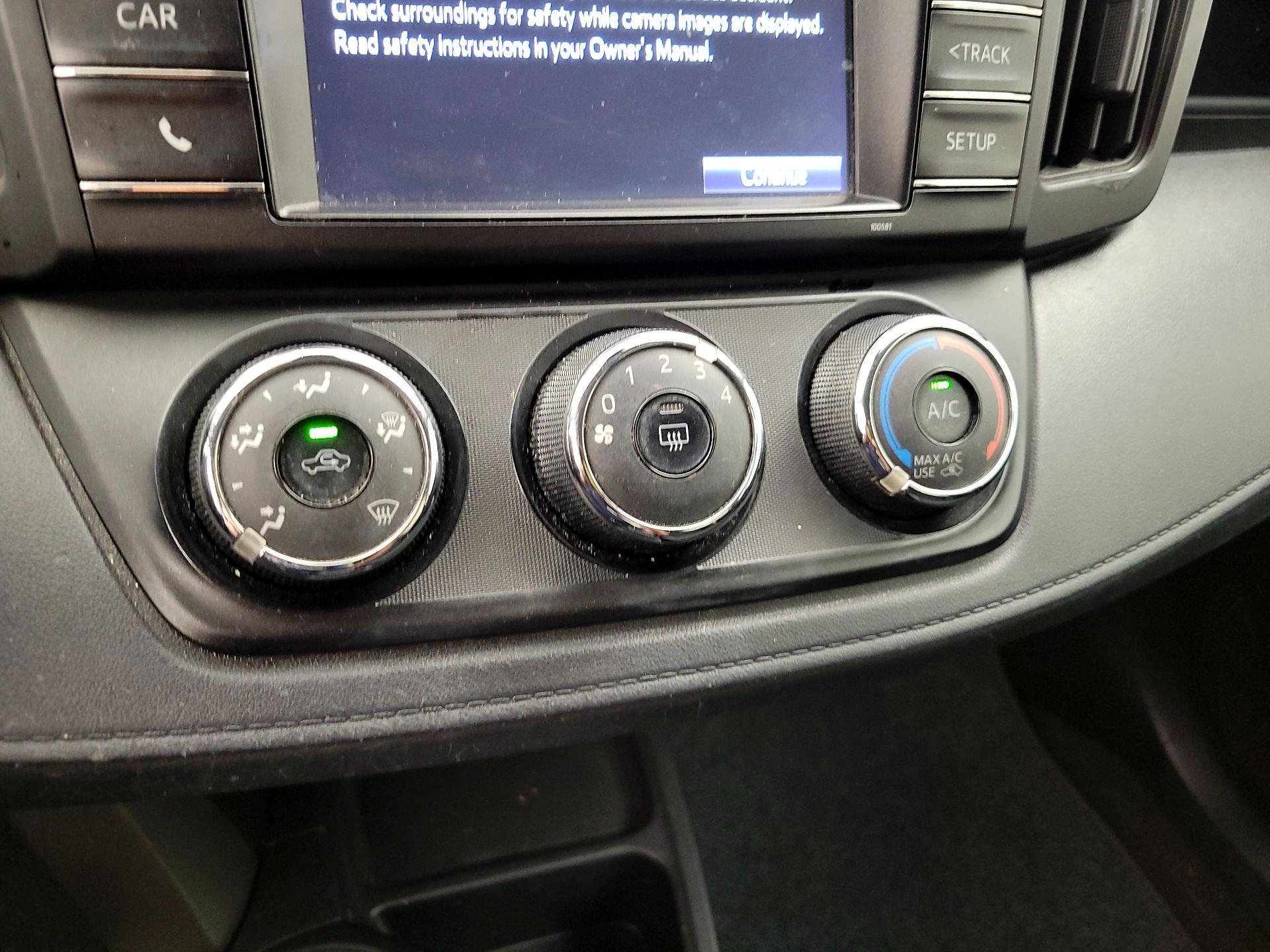 Thumbnail: 2017 Toyota RAV4 - 15
