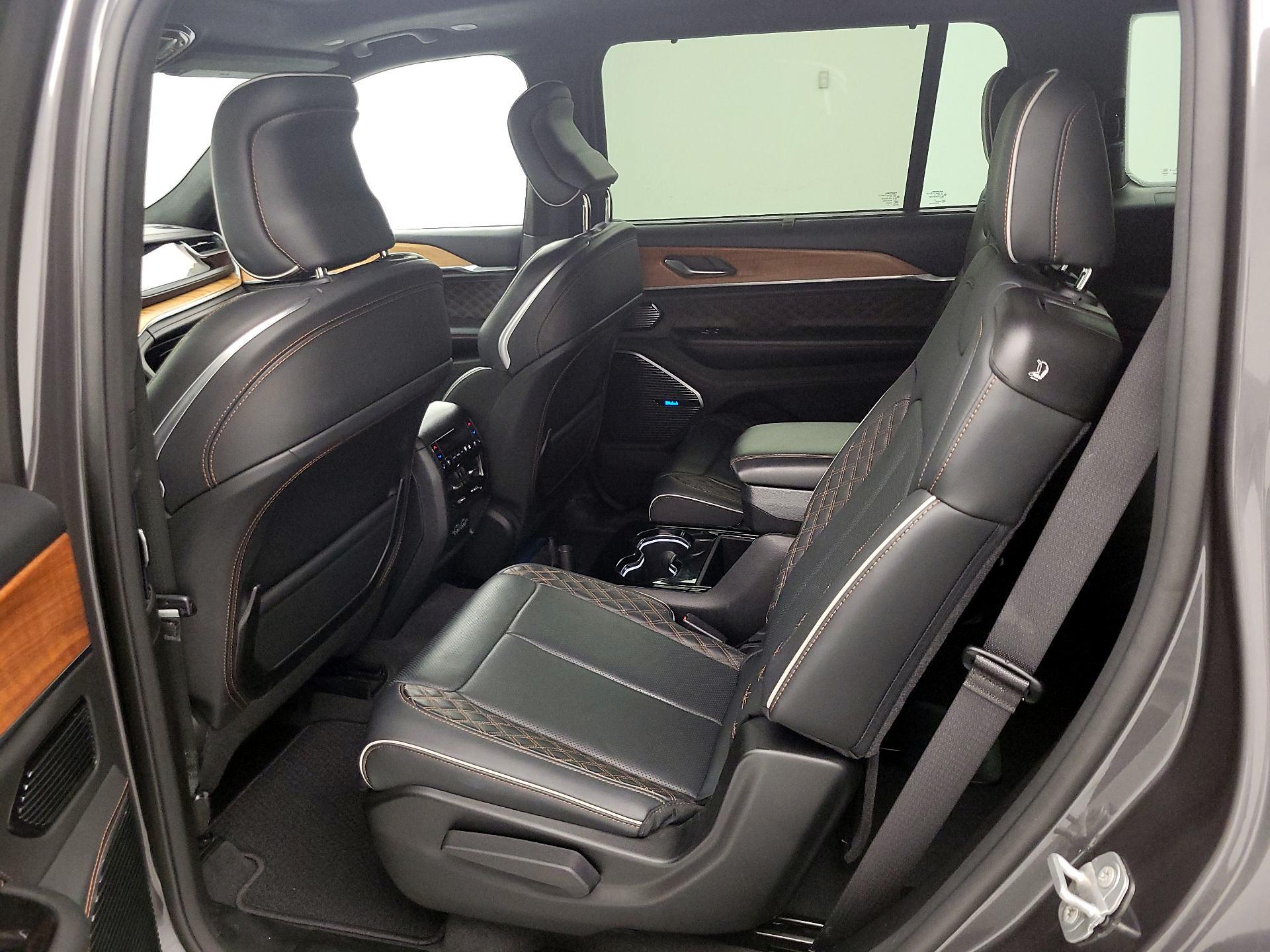 Thumbnail: 2022 Jeep Grand Cherokee L - 20