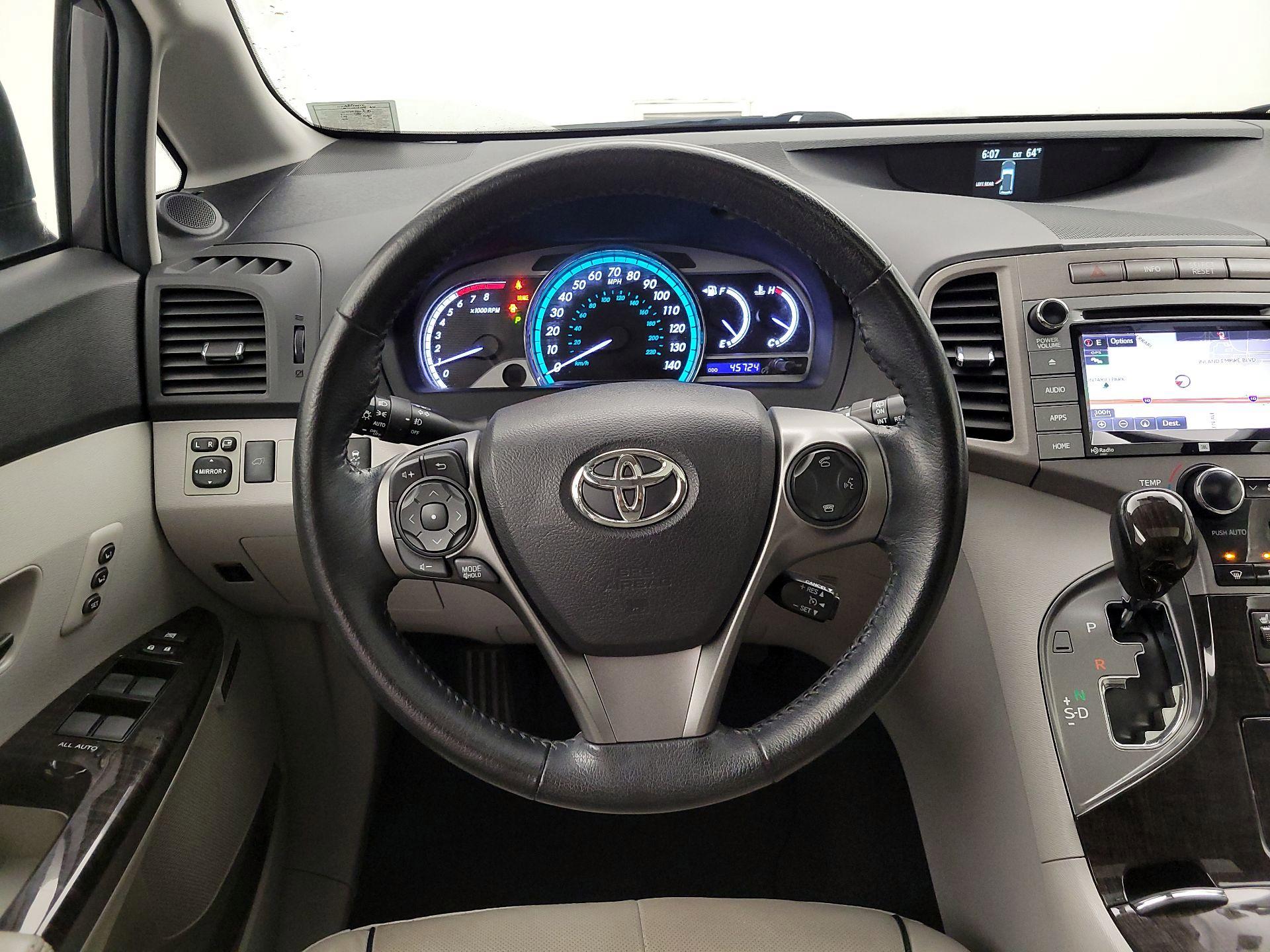 Thumbnail: 2015 Toyota Venza - 10