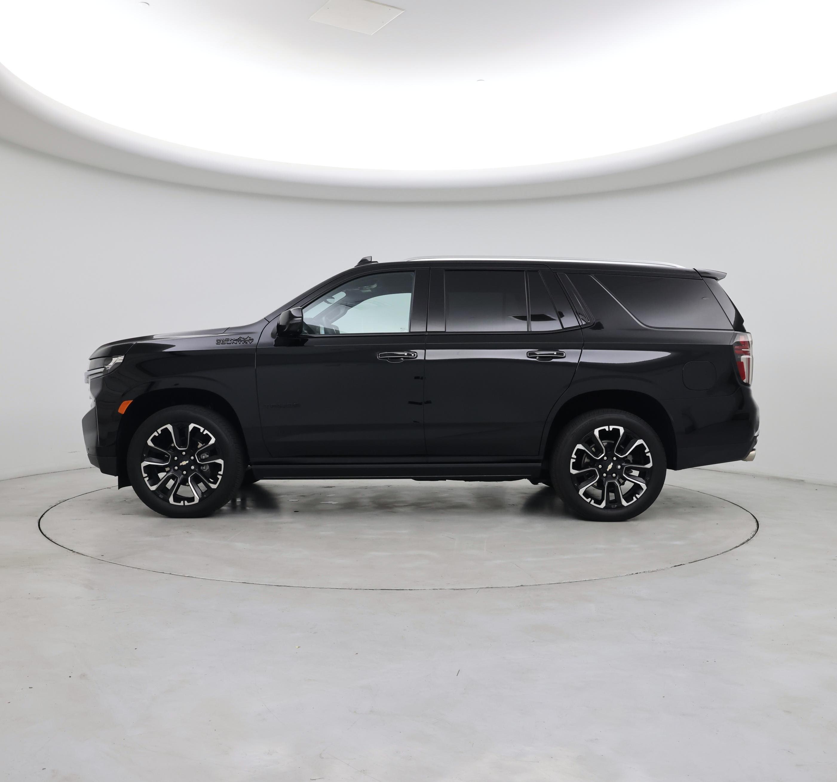 Thumbnail: 2023 Chevrolet Tahoe - 3