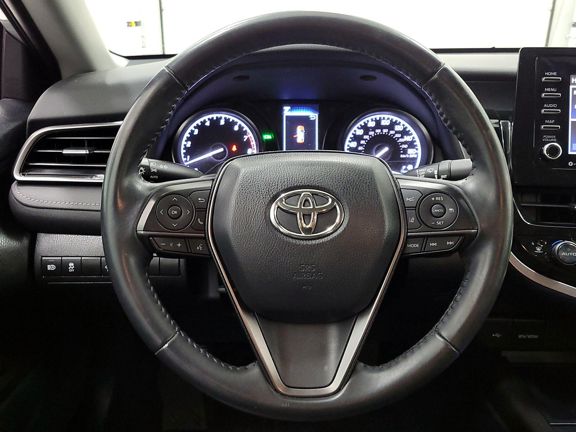 Thumbnail: 2022 Toyota Camry - 10