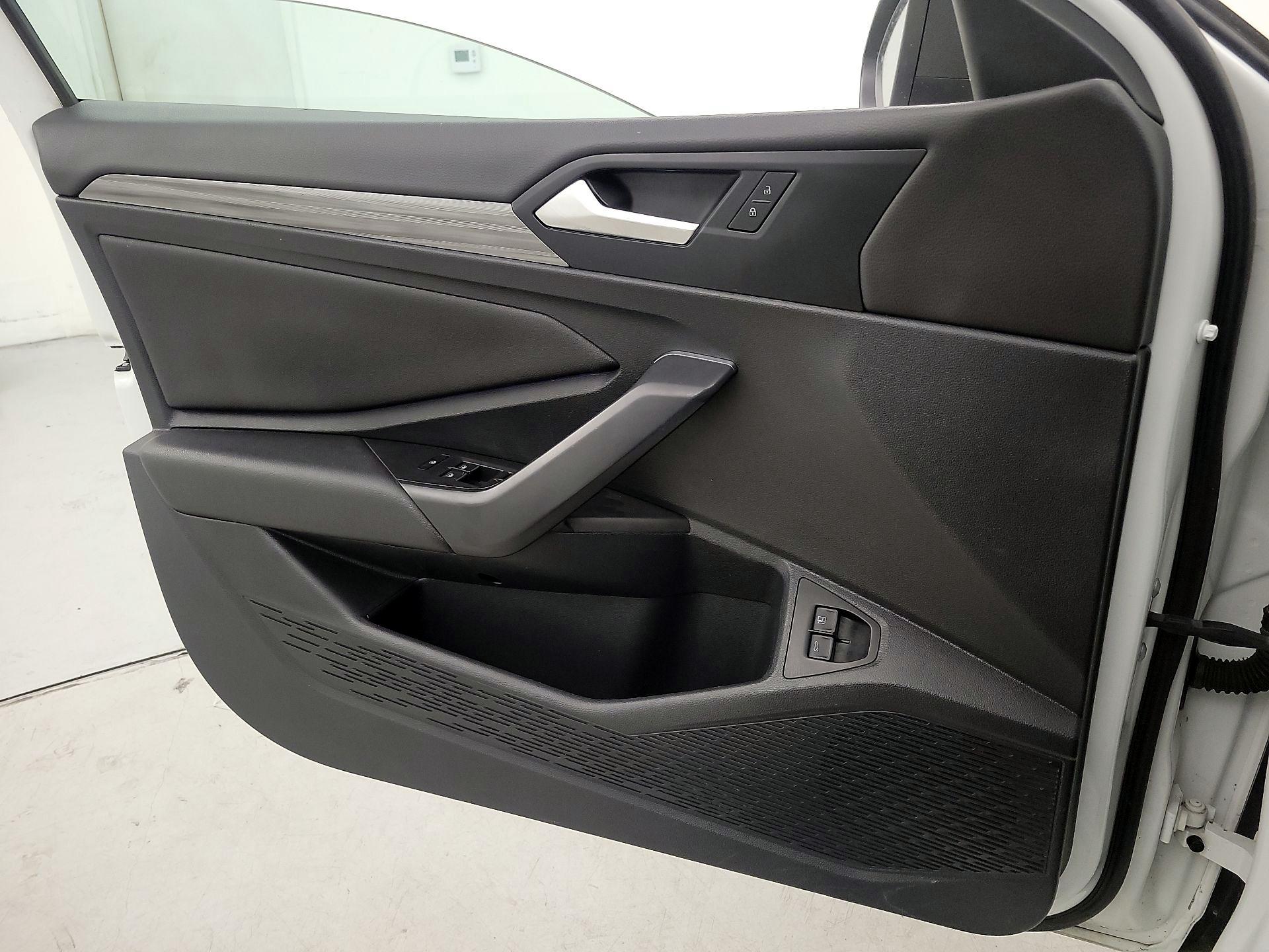 Thumbnail: 2021 Volkswagen Jetta - 12