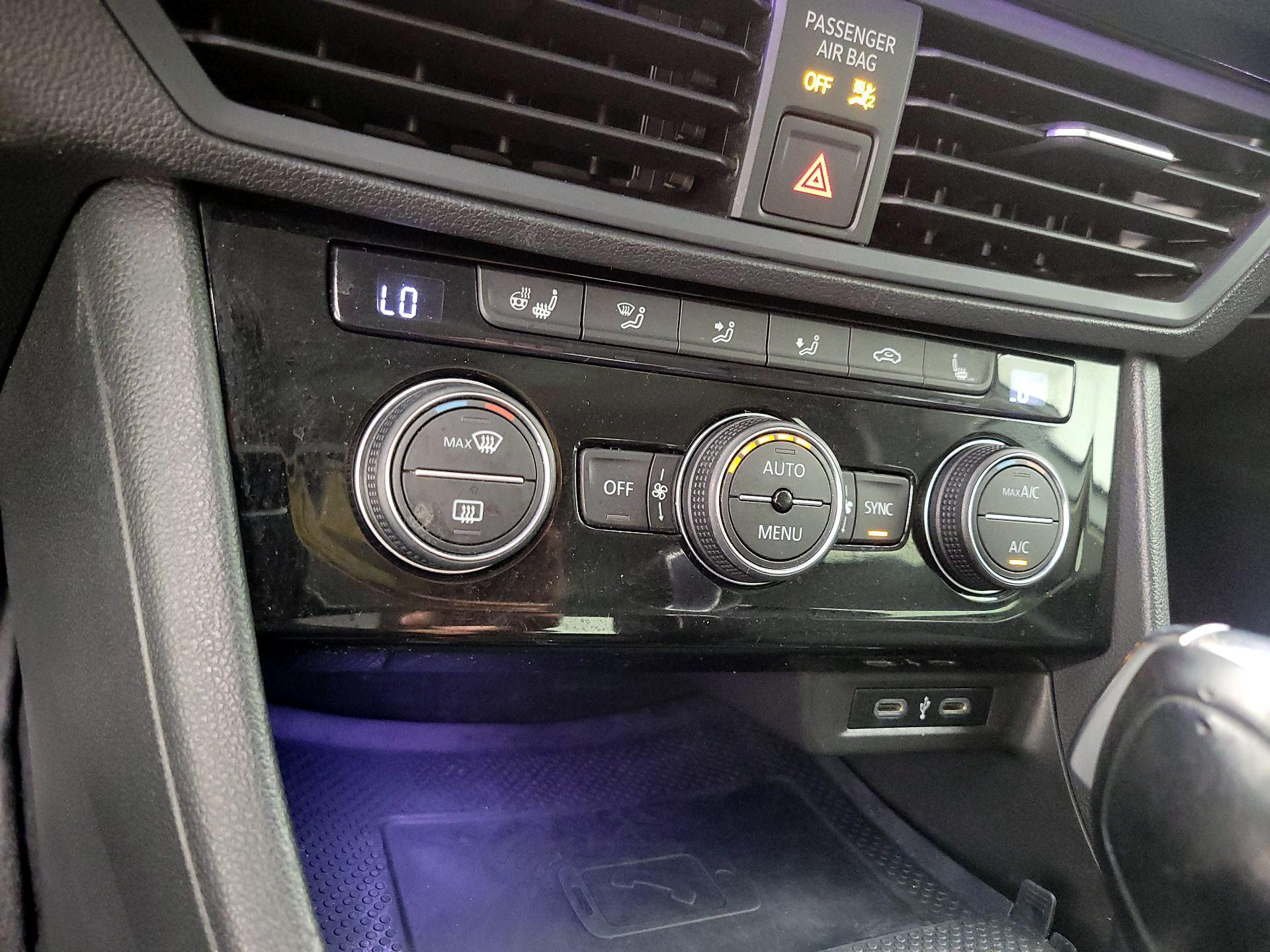 Thumbnail: 2021 Volkswagen Jetta - 16