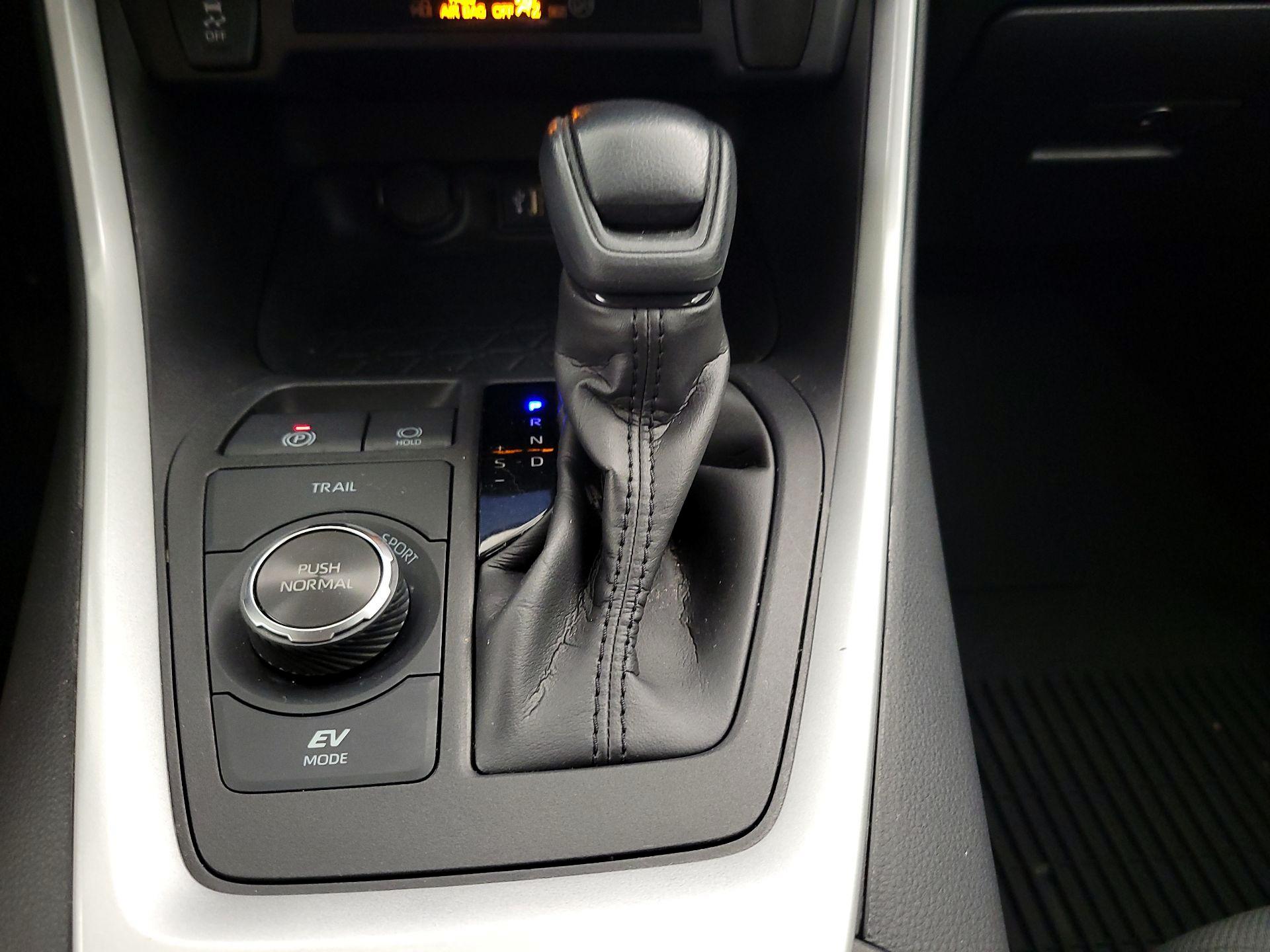 Thumbnail: 2024 Toyota RAV4 - 17