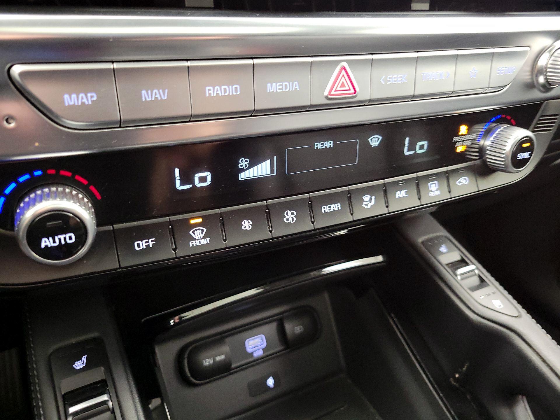 Thumbnail: 2021 Kia Telluride - 17