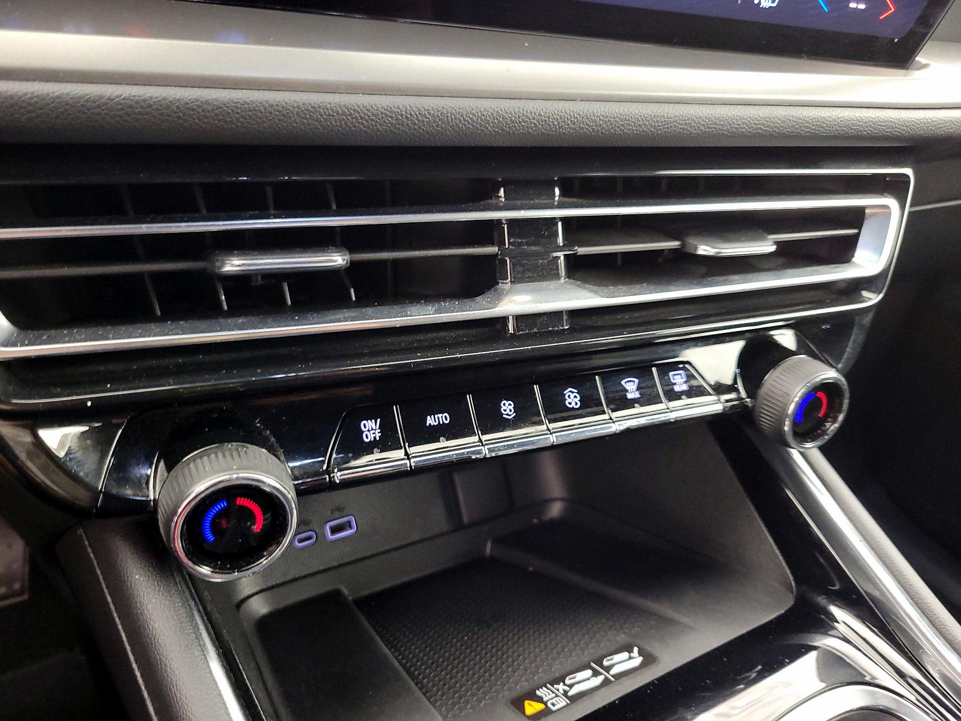 Thumbnail: 2025 Chevrolet Traverse - 16