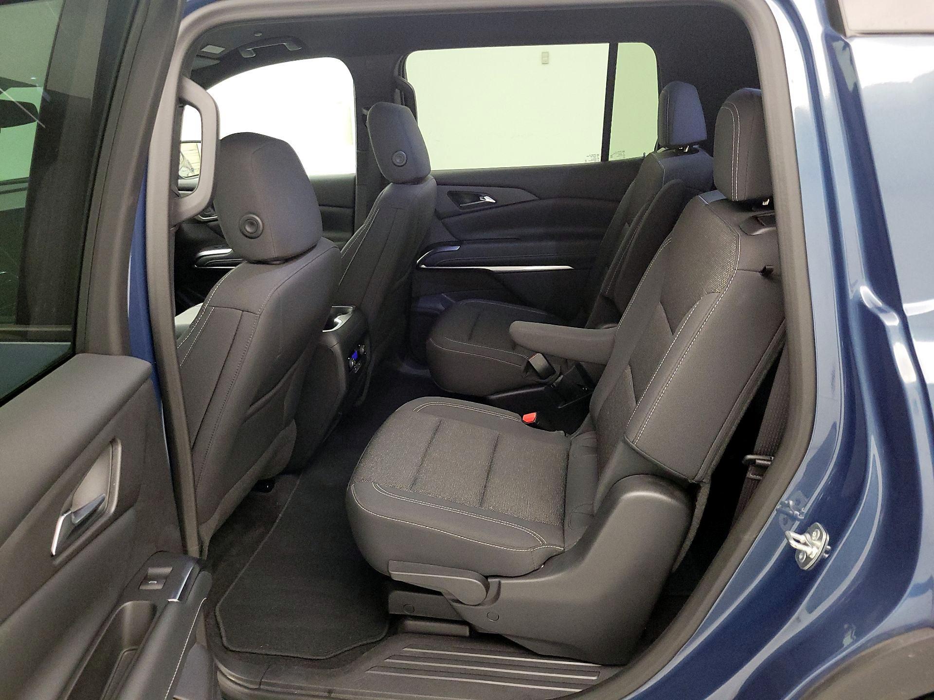 Thumbnail: 2025 Chevrolet Traverse - 18