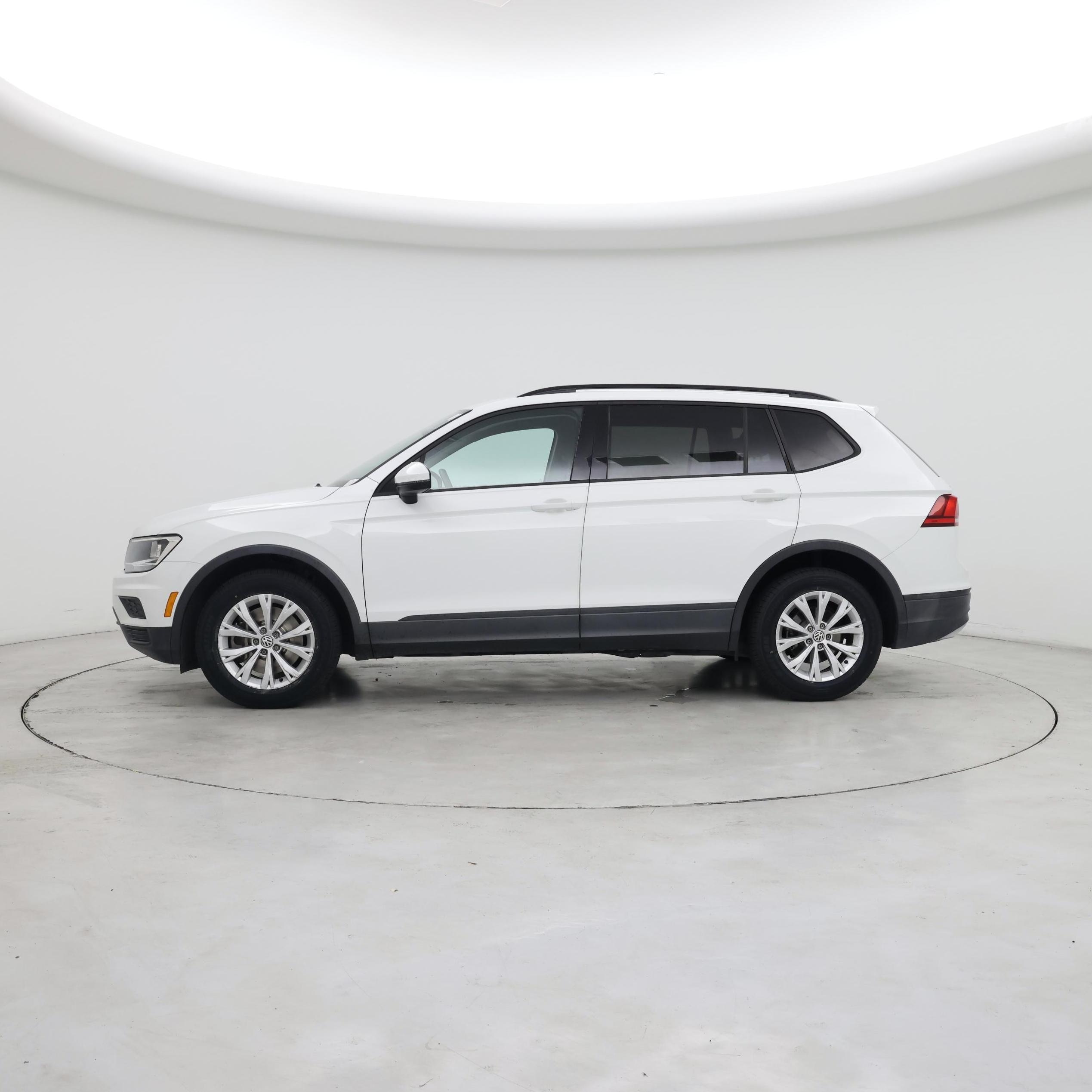 Thumbnail: 2018 Volkswagen Tiguan - 3