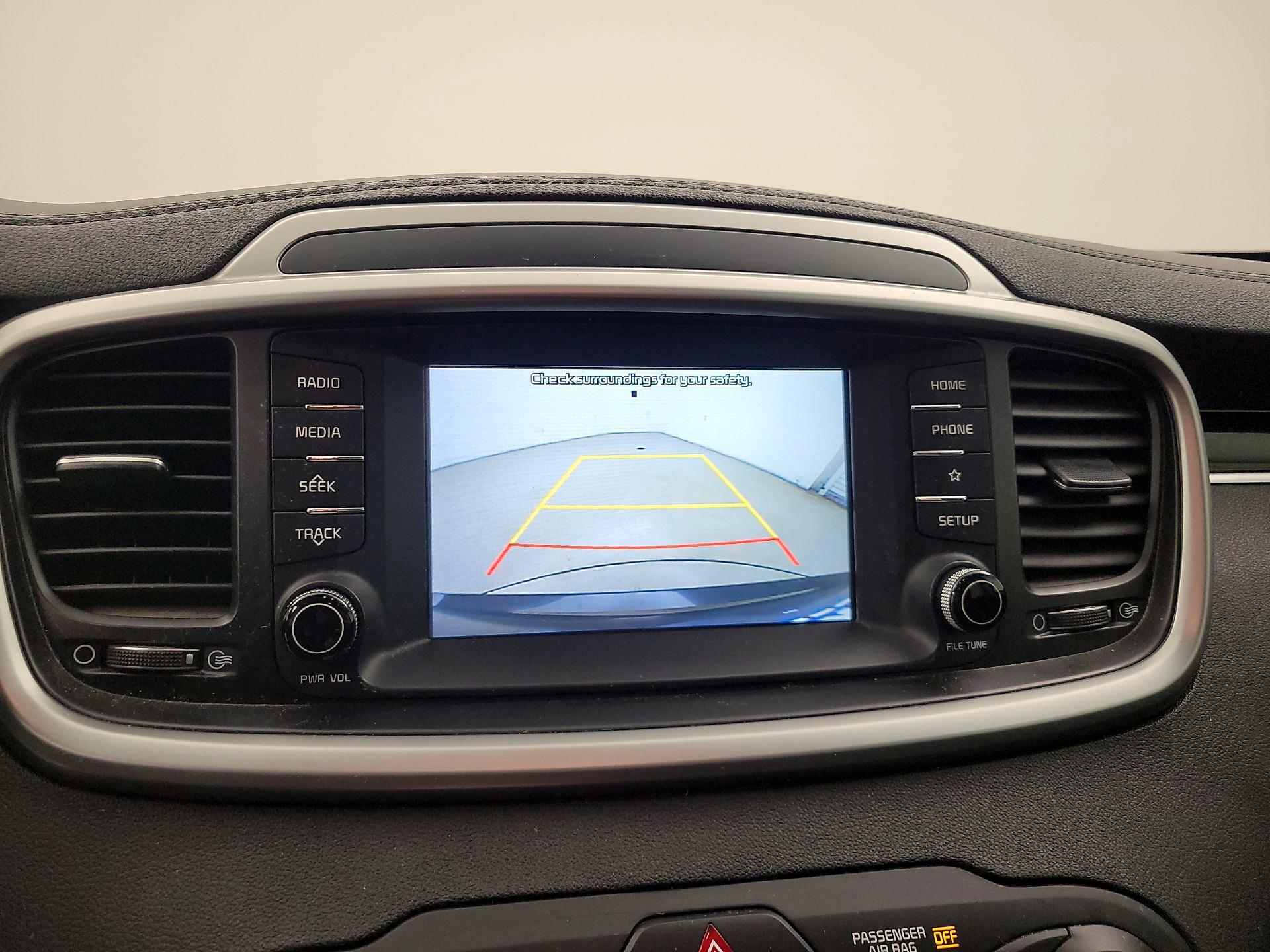 Thumbnail: 2020 Kia Sorento - 14