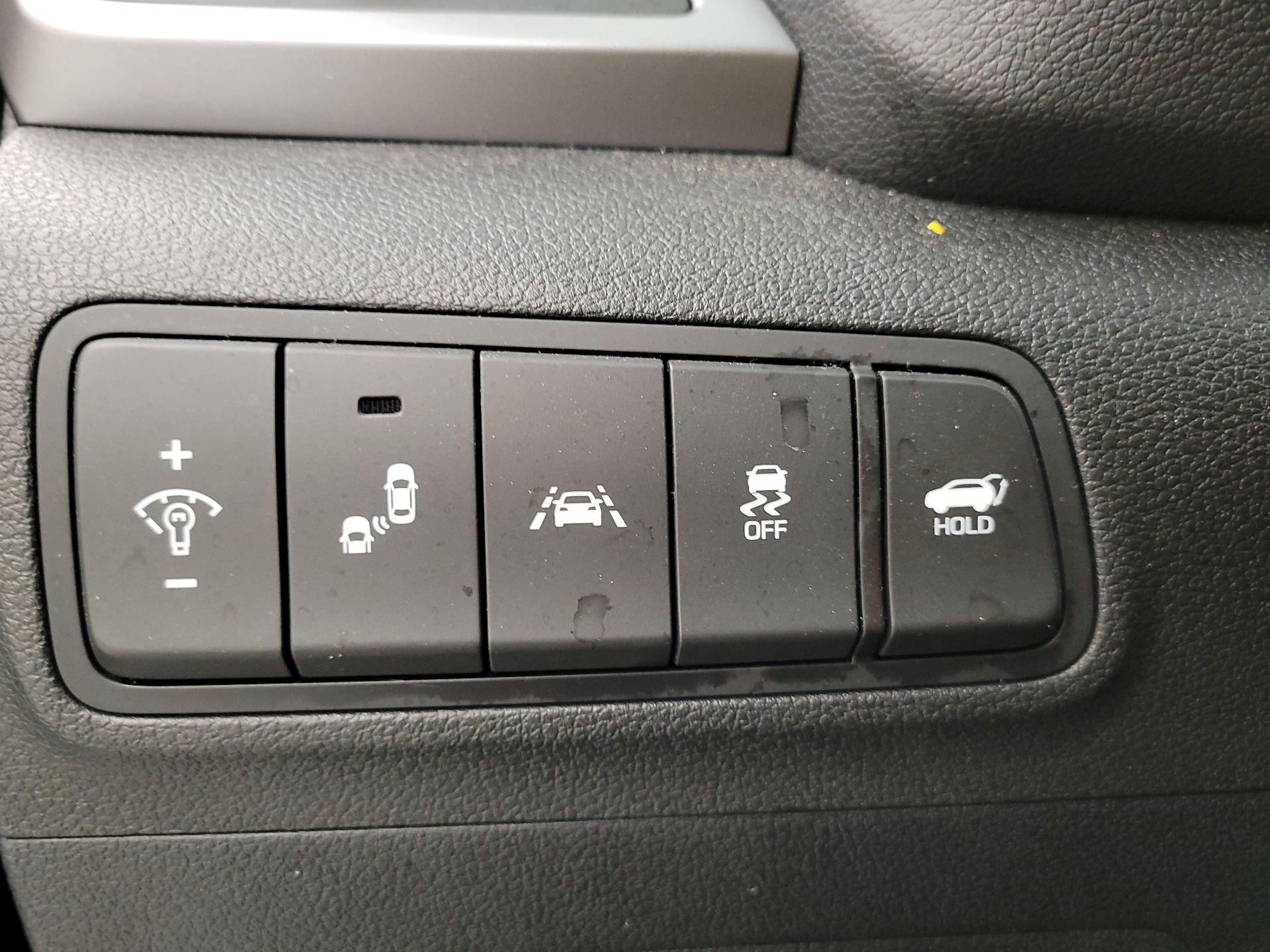 Thumbnail: 2016 Hyundai Tucson - 13