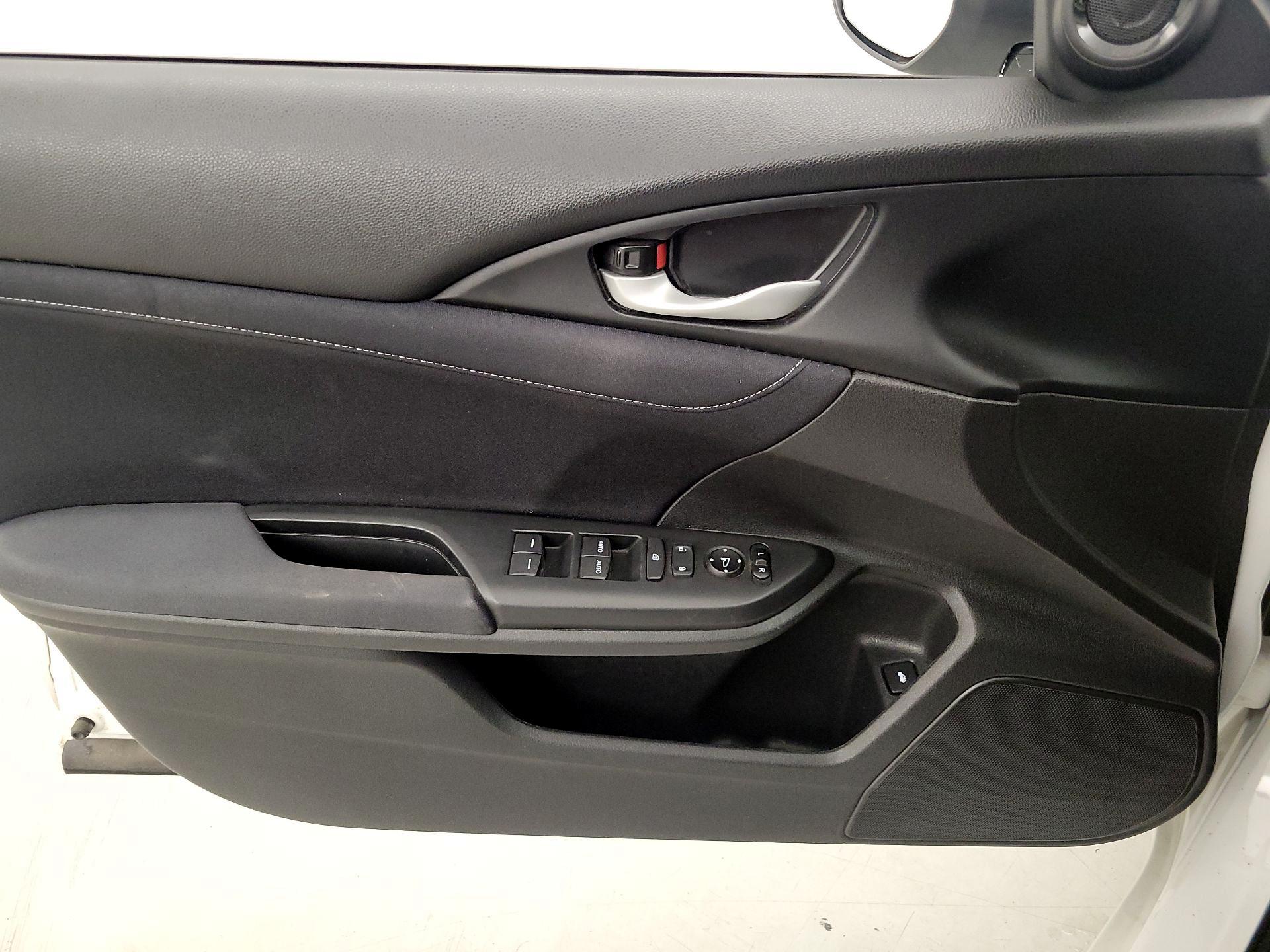 Thumbnail: 2019 Honda Insight - 12