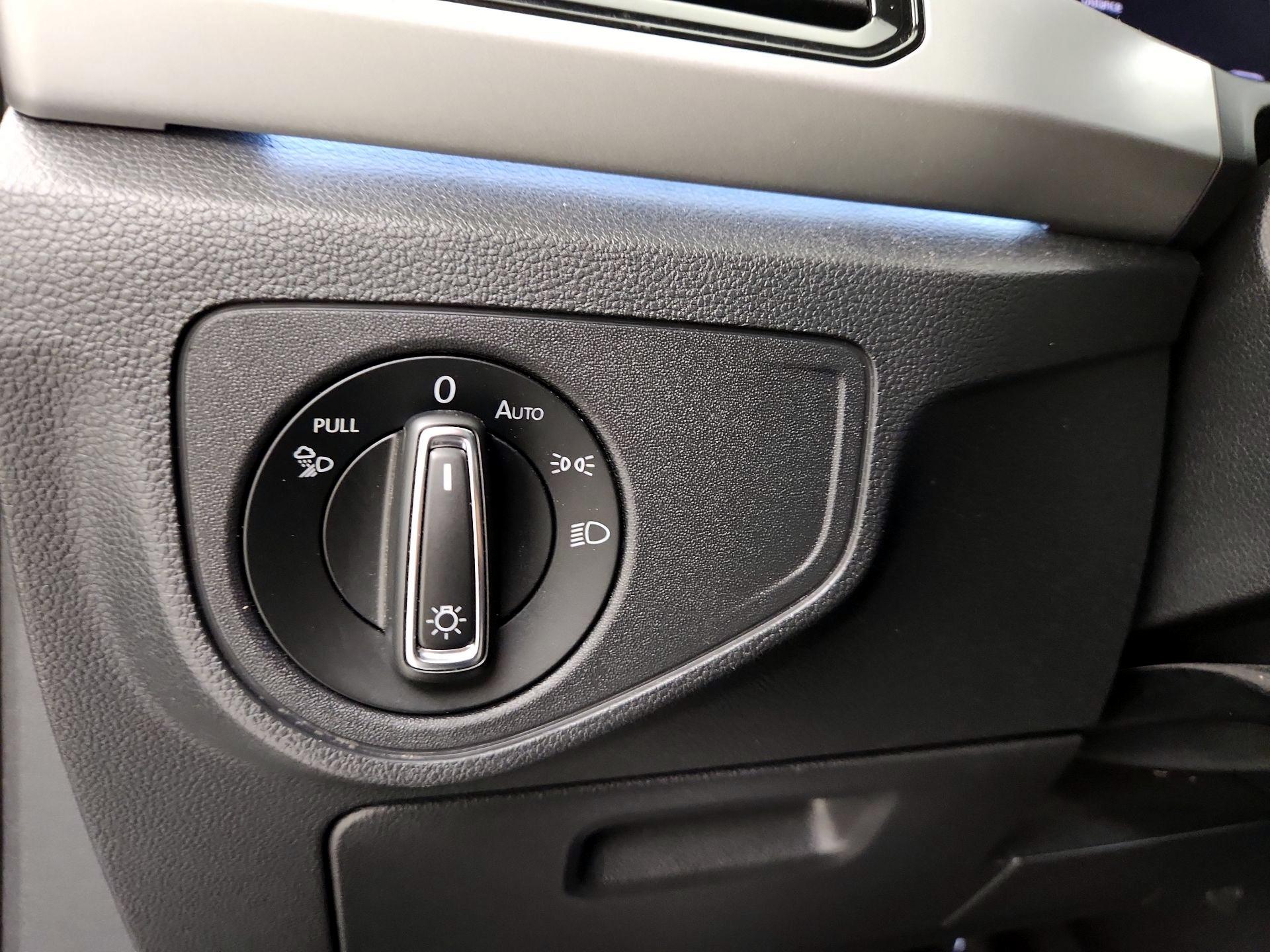 Thumbnail: 2021 Volkswagen Atlas - 13