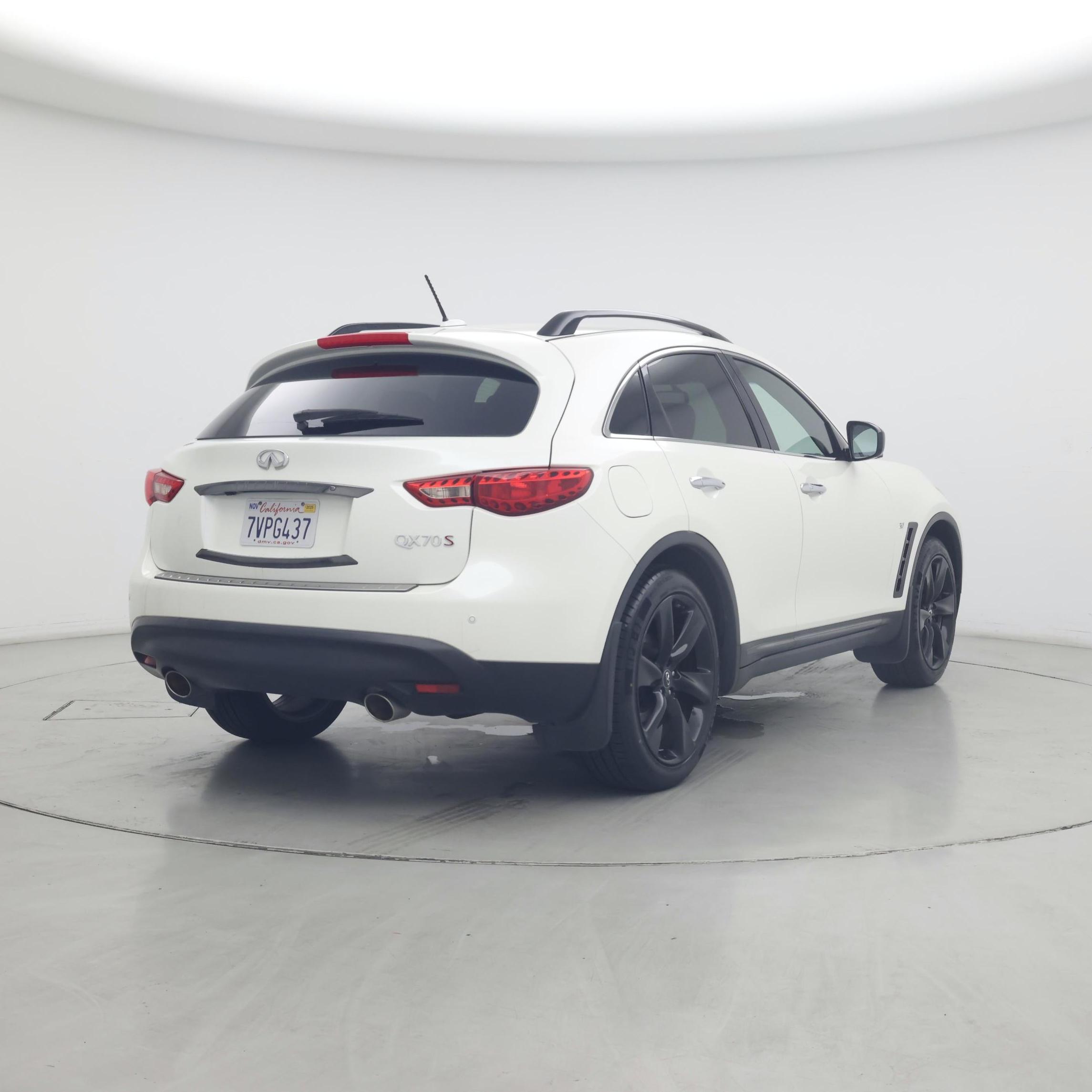 Thumbnail: 2017 INFINITI QX70 - 8