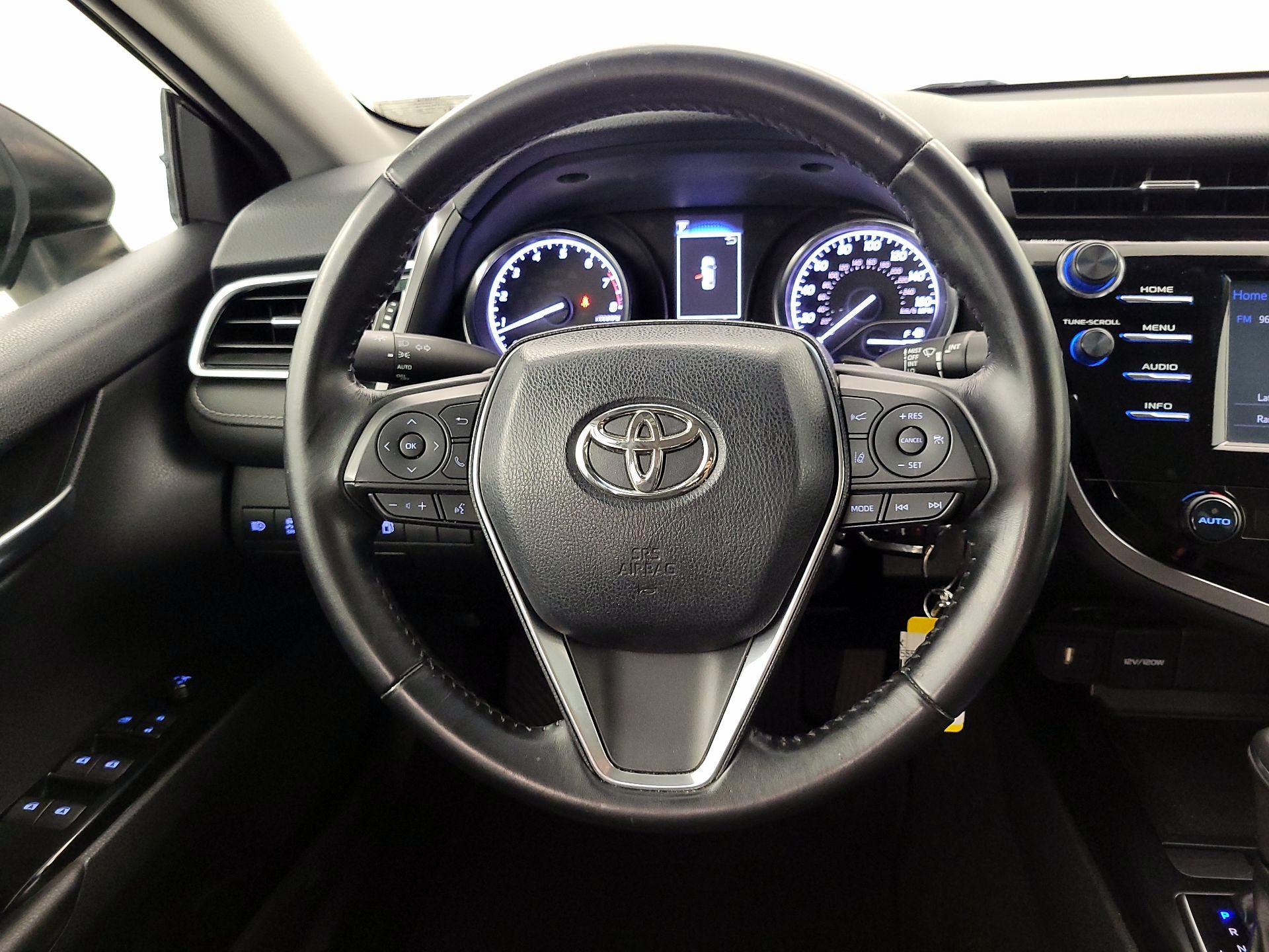 Thumbnail: 2018 Toyota Camry - 10