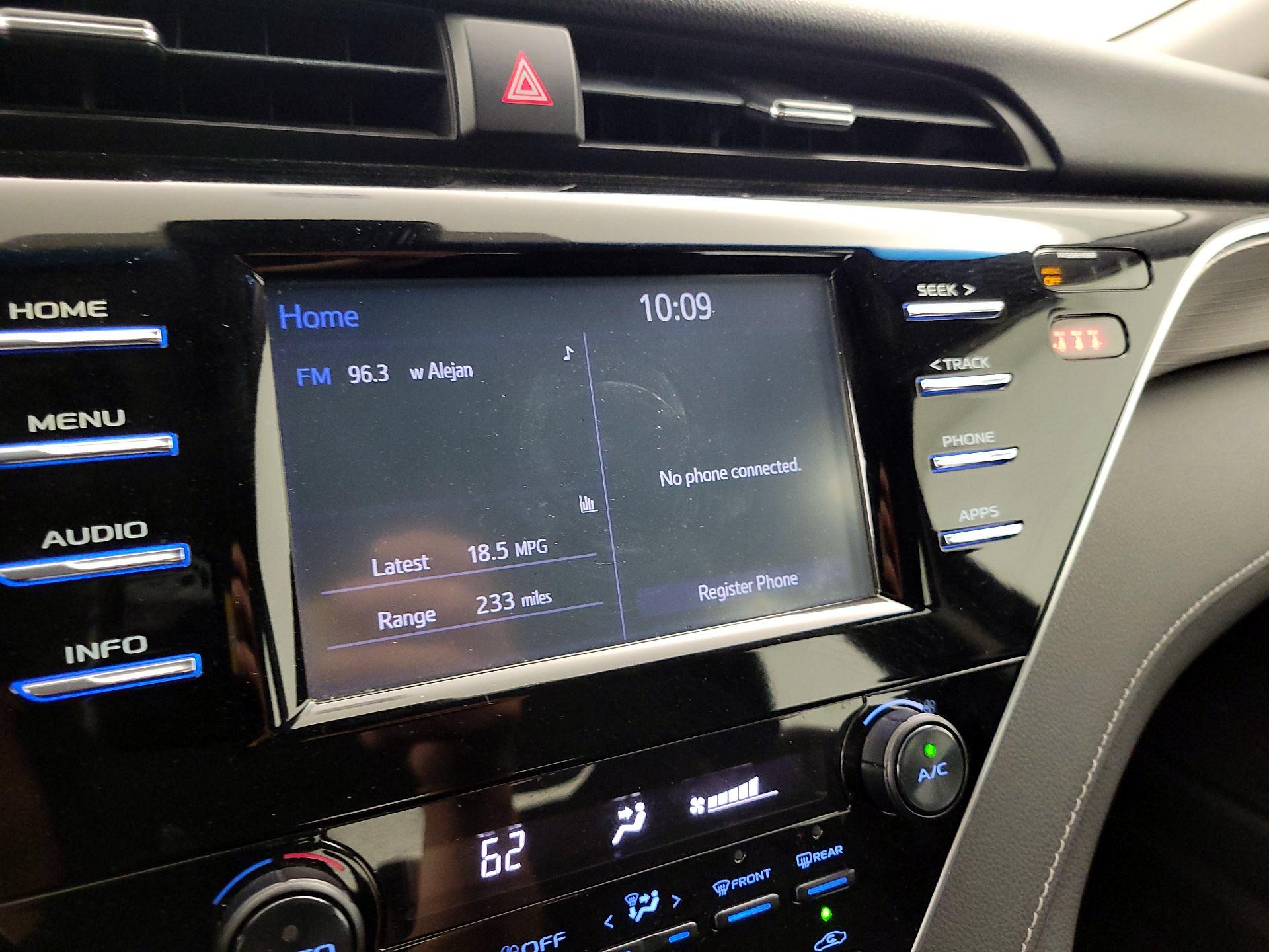 Thumbnail: 2018 Toyota Camry - 15