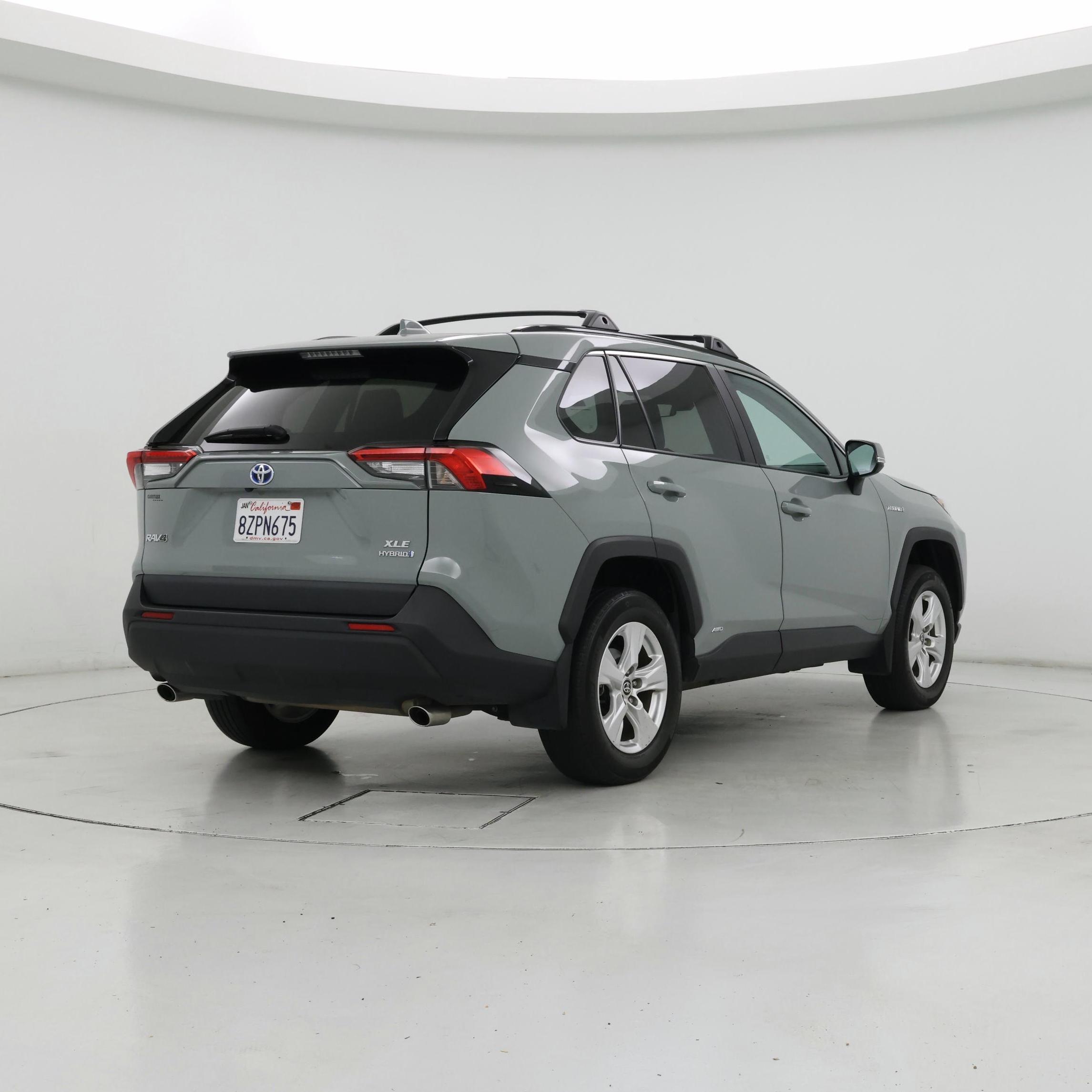 Thumbnail: 2021 Toyota RAV4 - 8