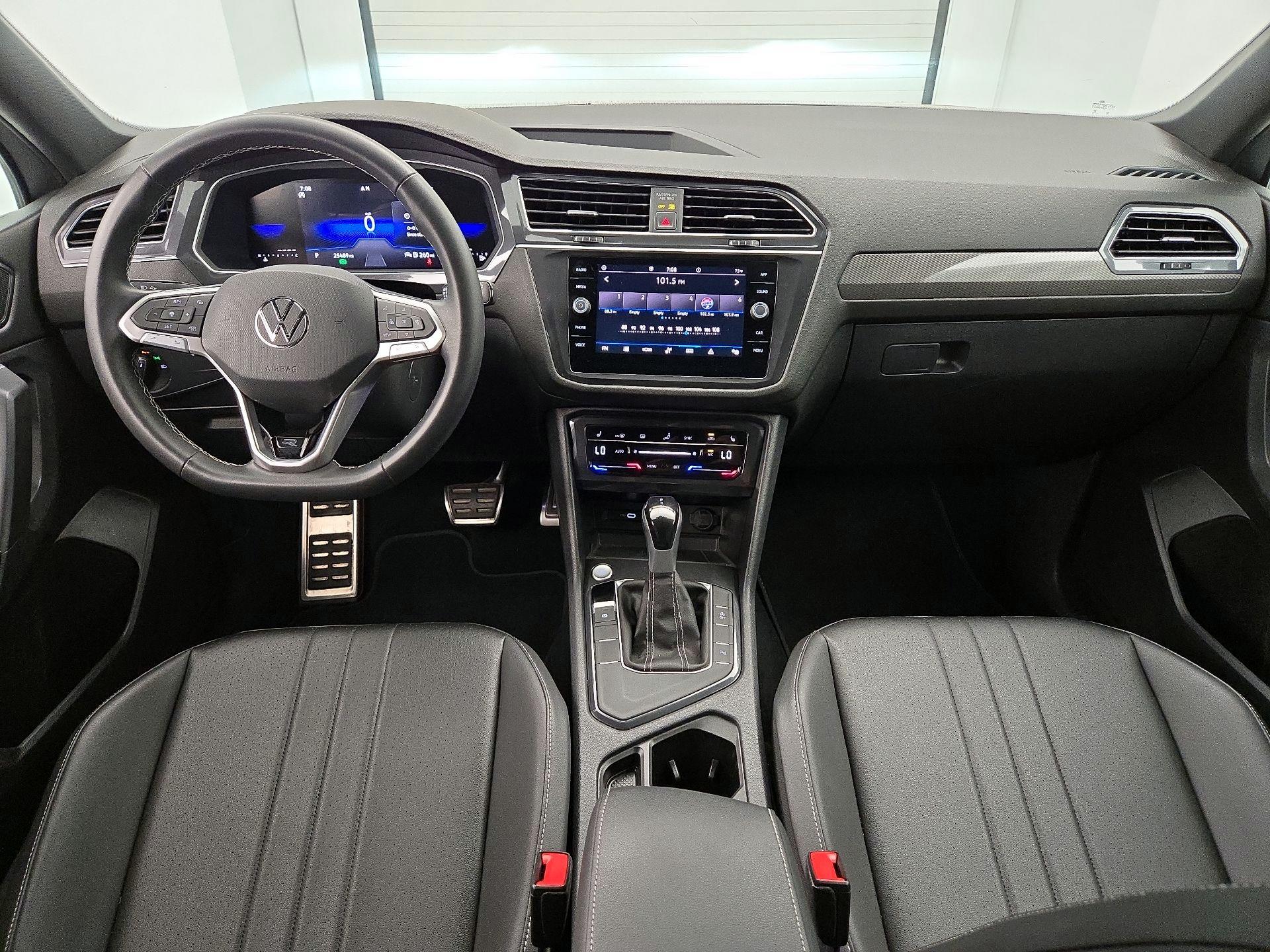 Thumbnail: 2023 Volkswagen Tiguan - 9