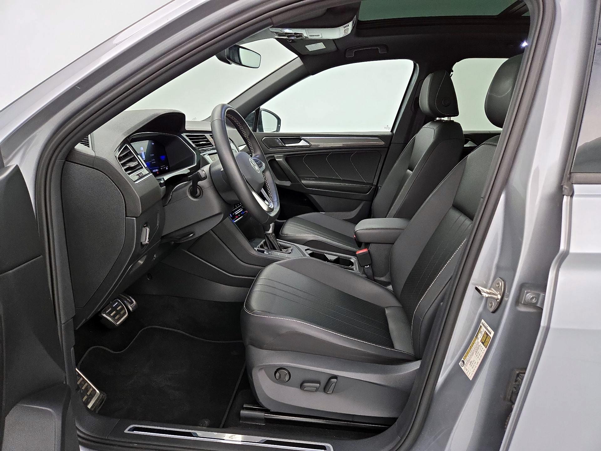 Thumbnail: 2023 Volkswagen Tiguan - 11