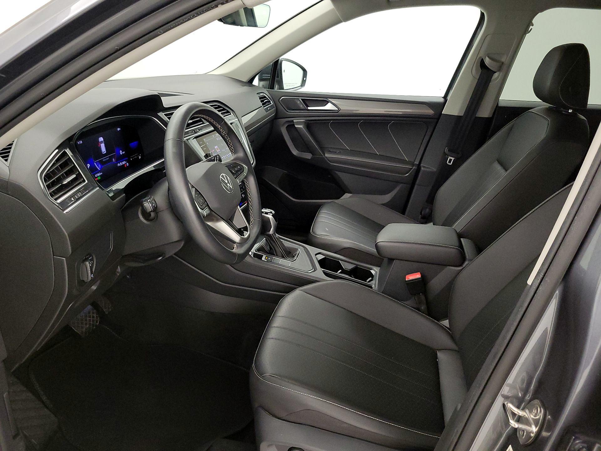 Thumbnail: 2022 Volkswagen Tiguan - 11
