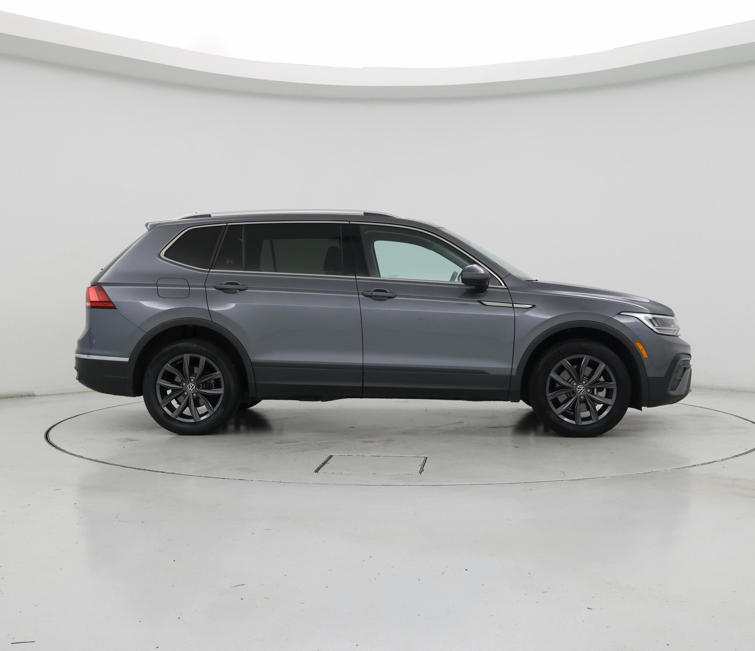 Thumbnail: 2022 Volkswagen Tiguan - 7