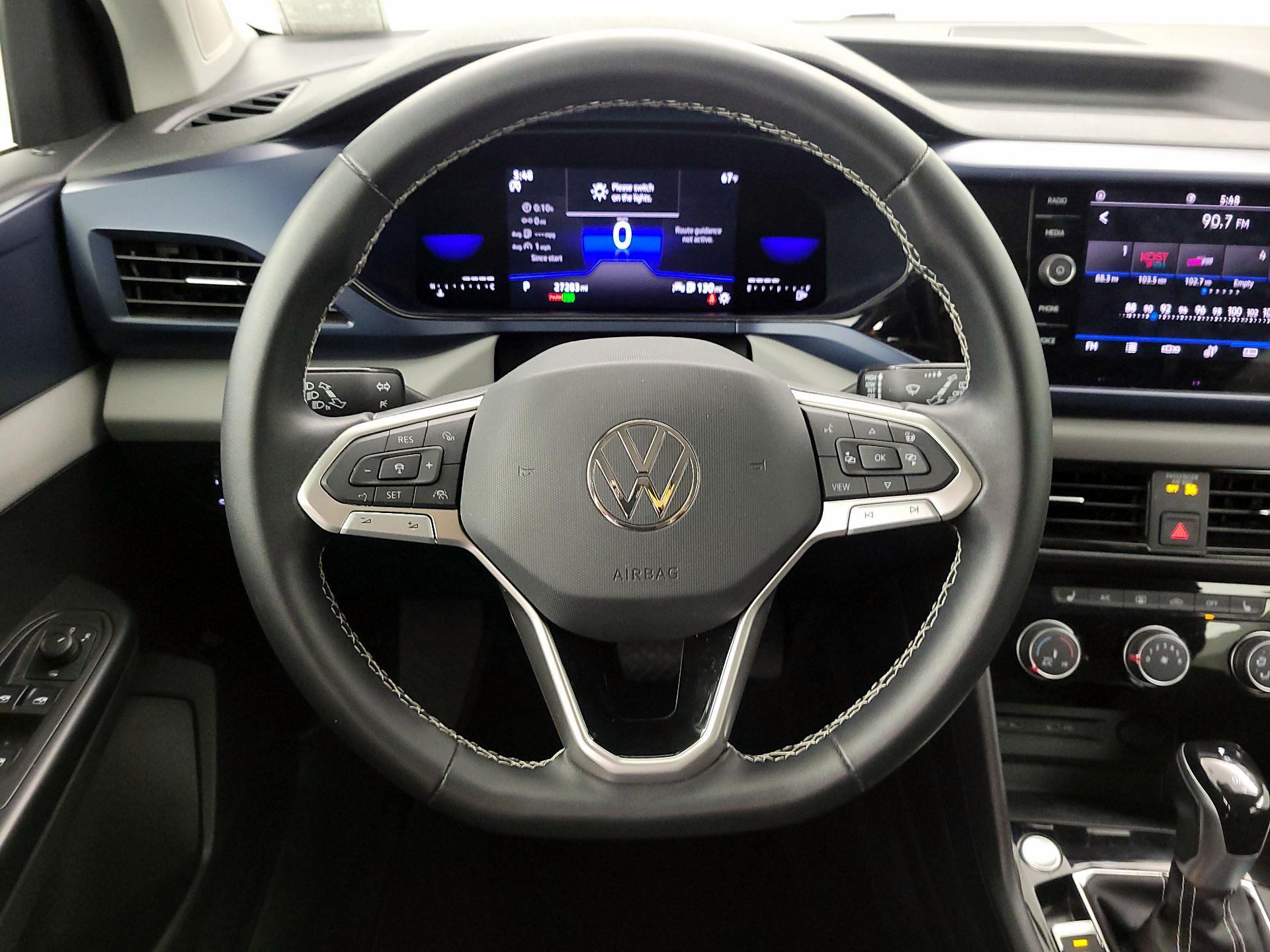 Thumbnail: 2023 Volkswagen Taos - 10