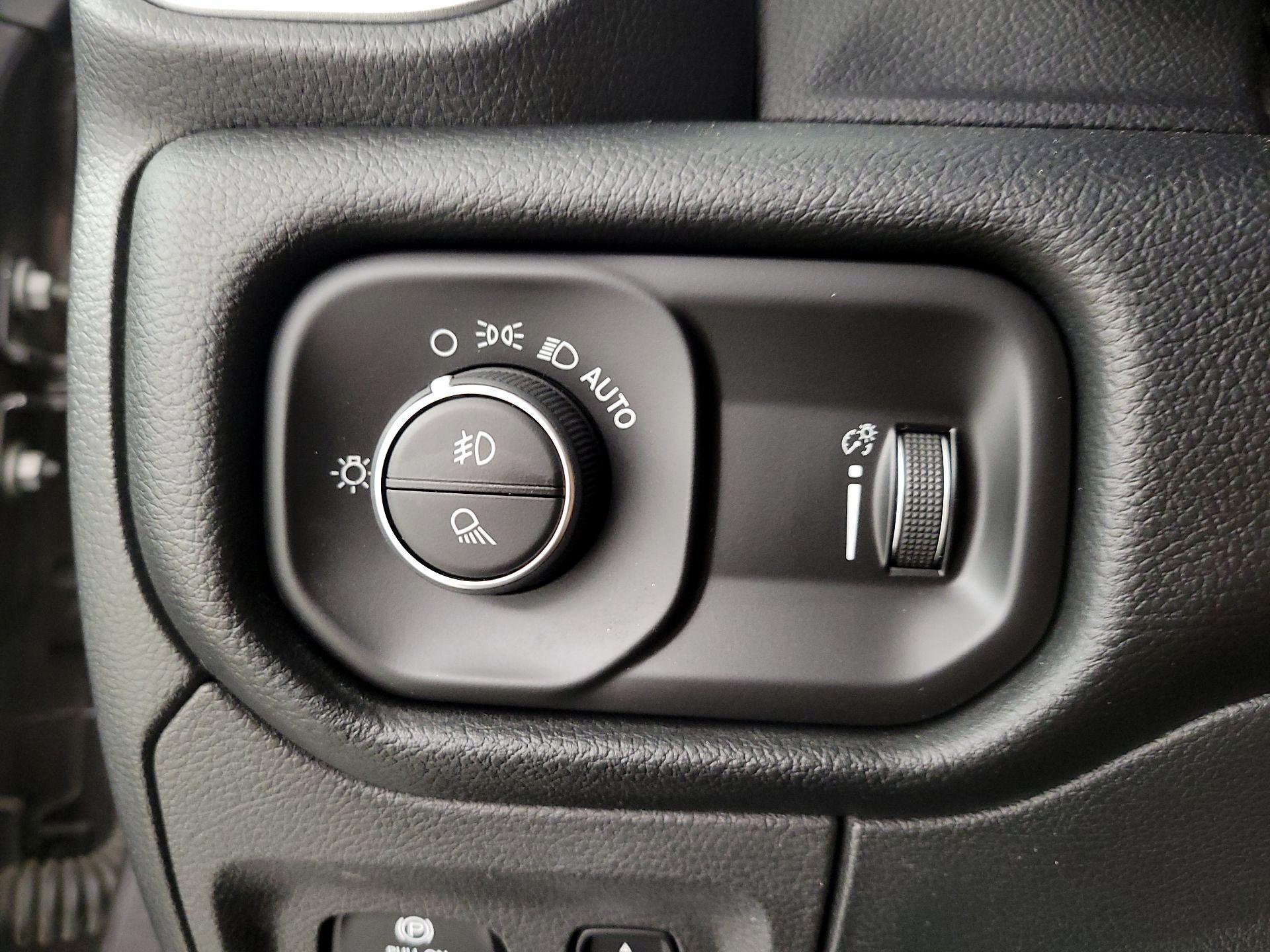 Thumbnail: 2020 RAM 1500 - 13